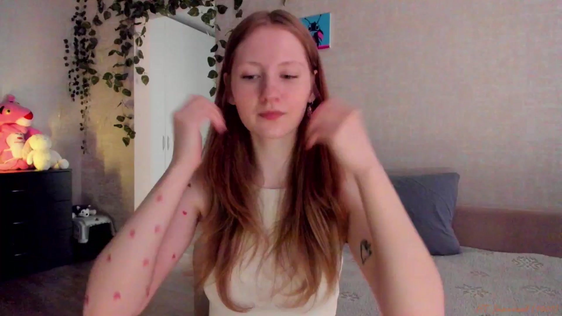 Gallery image thumbnail from mnialice's myfreecams stream on, 04/27/2026, 03:53 image 15 of 20