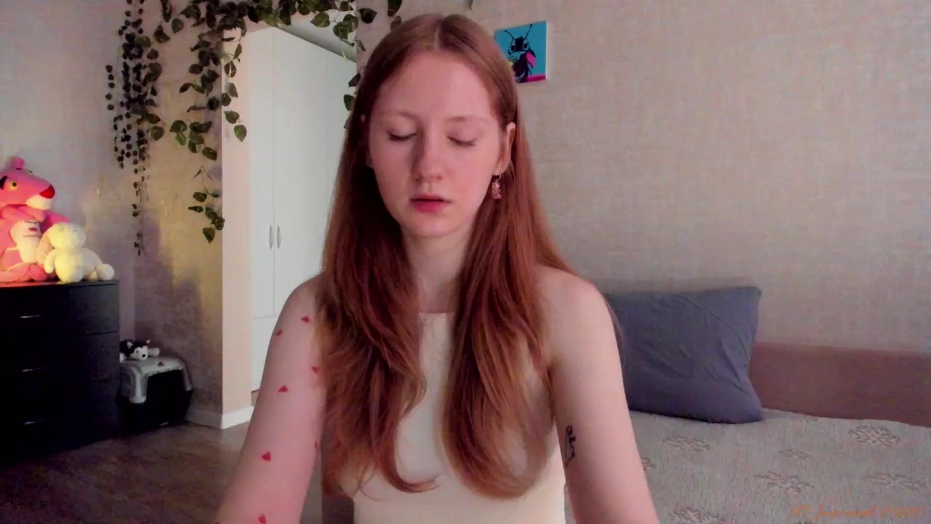 Gallery image thumbnail from mnialice's myfreecams stream on, 04/27/2026, 03:53 image 9 of 20