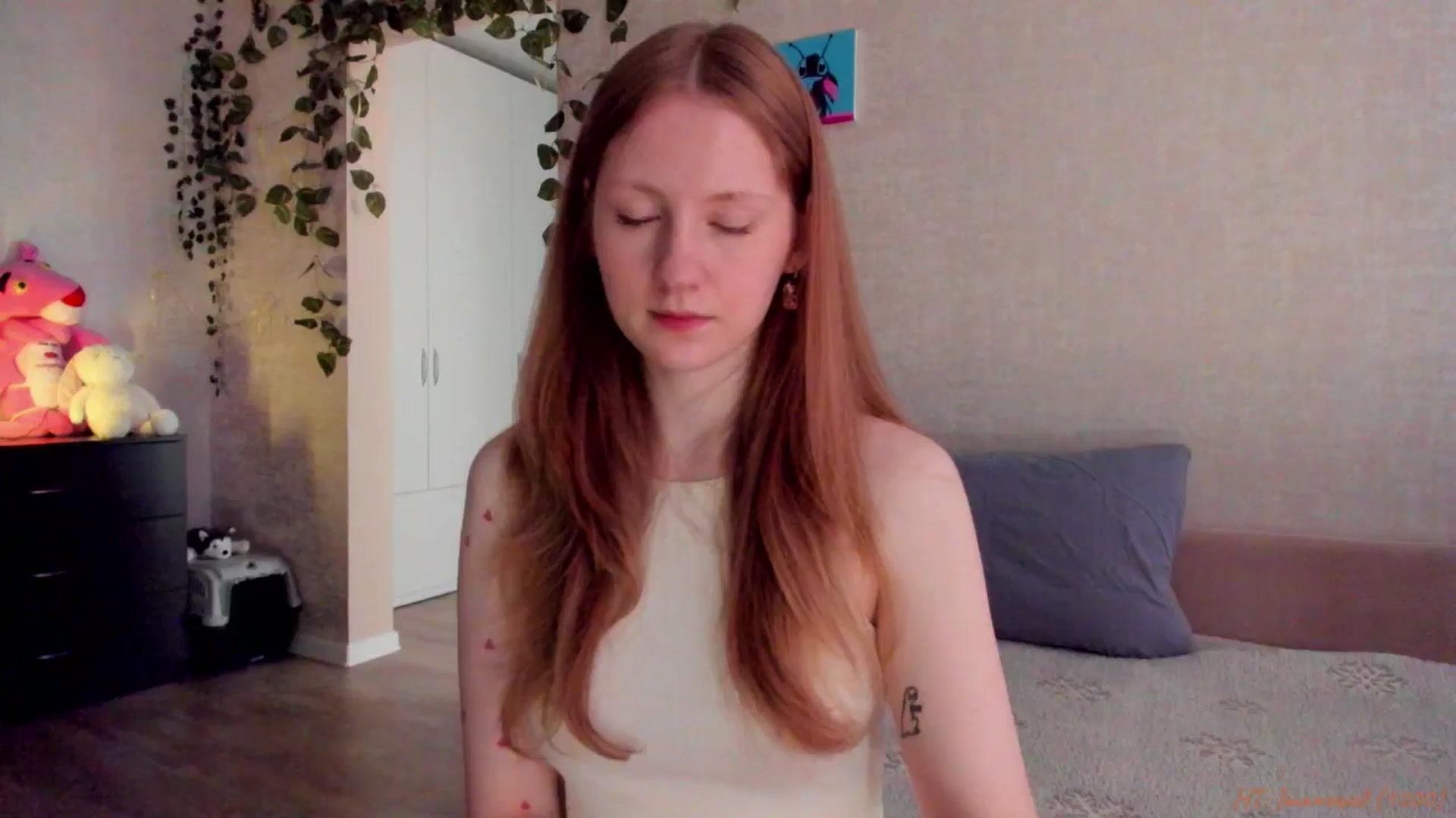 Gallery image thumbnail from mnialice's myfreecams stream on, 04/27/2026, 03:53 image 7 of 20