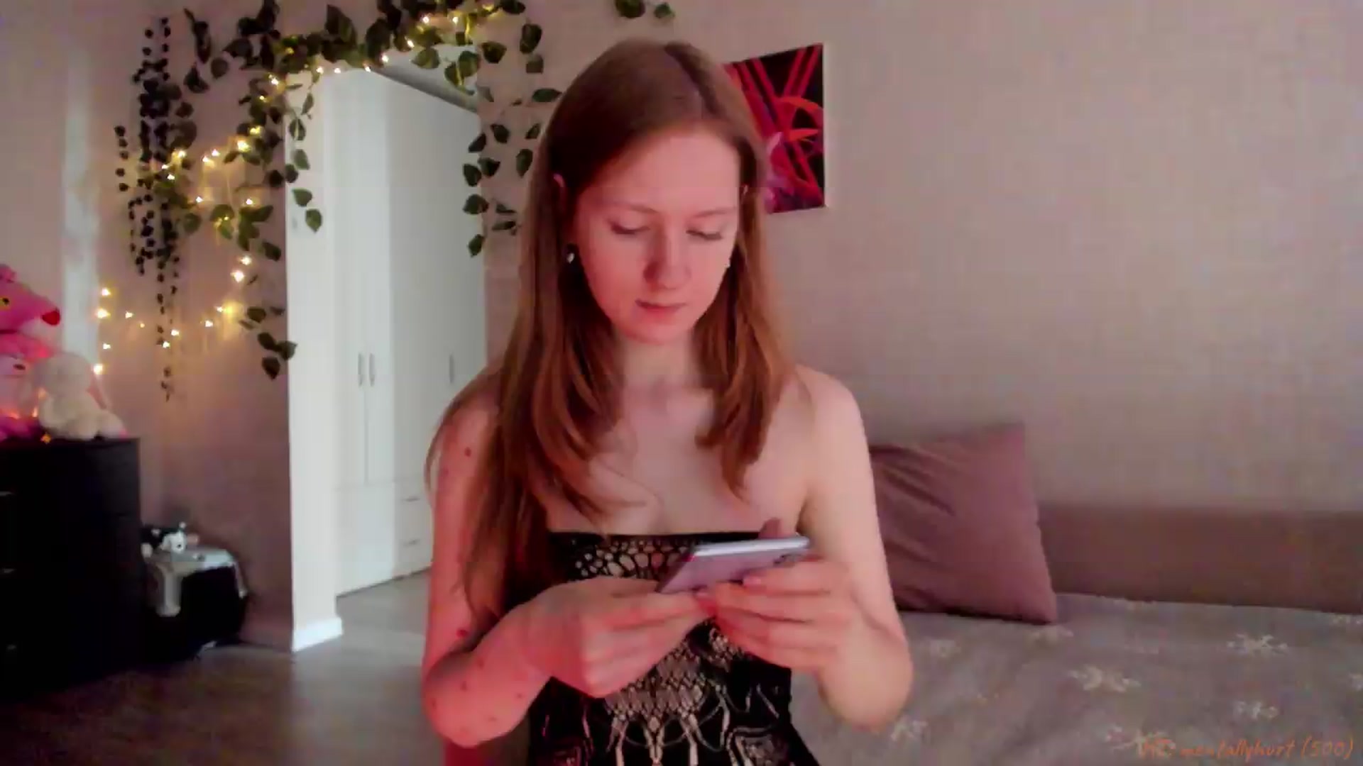 Gallery image thumbnail from mnialice's myfreecams stream on, 05/16/2026, 04:42 image 16 of 20