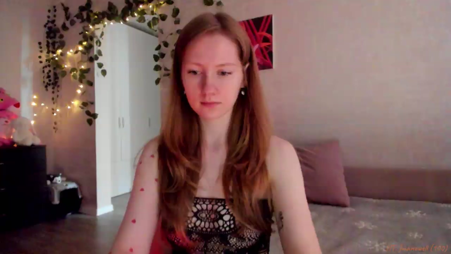 Gallery image thumbnail from mnialice's myfreecams stream on, 05/16/2026, 04:42 image 13 of 20