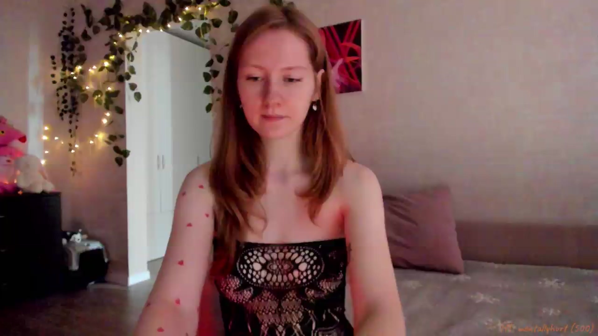 Gallery image thumbnail from mnialice's myfreecams stream on, 05/16/2026, 04:42 image 15 of 20