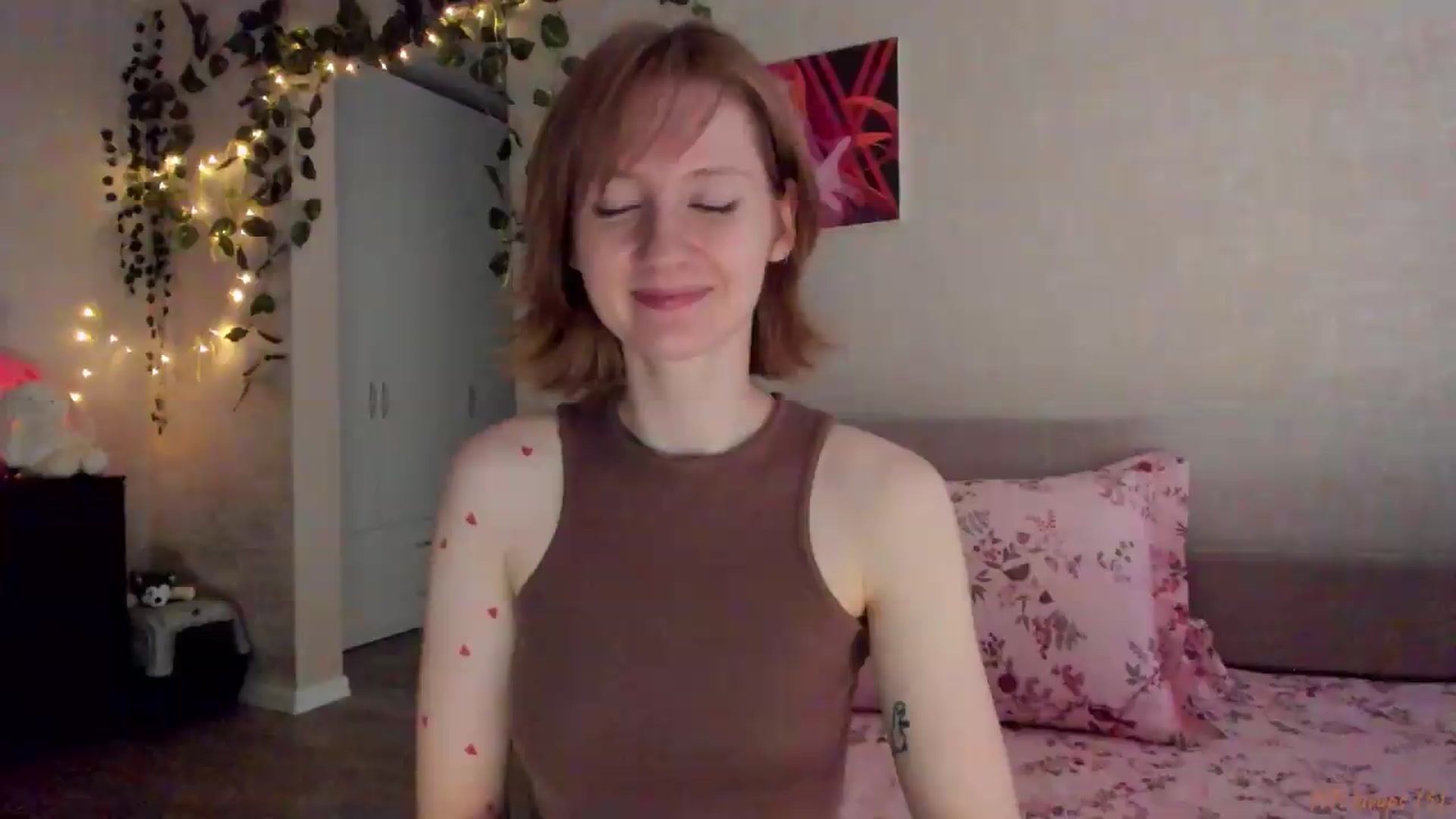 Gallery image thumbnail from mnialice's myfreecams stream on, 06/28/2026, 03:18 image 13 of 20
