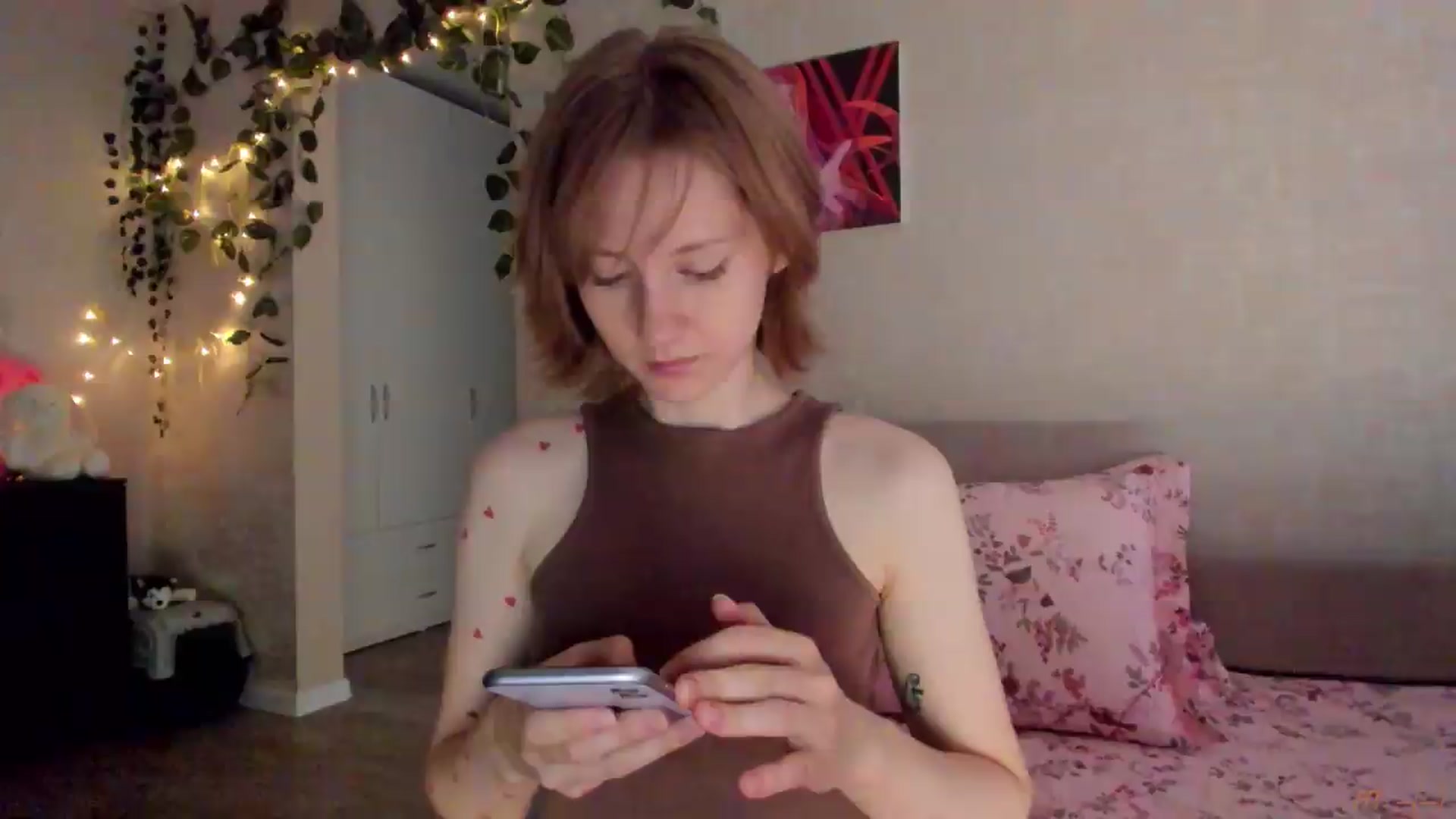Gallery image thumbnail from mnialice's myfreecams stream on, 06/28/2026, 03:18 image 5 of 20