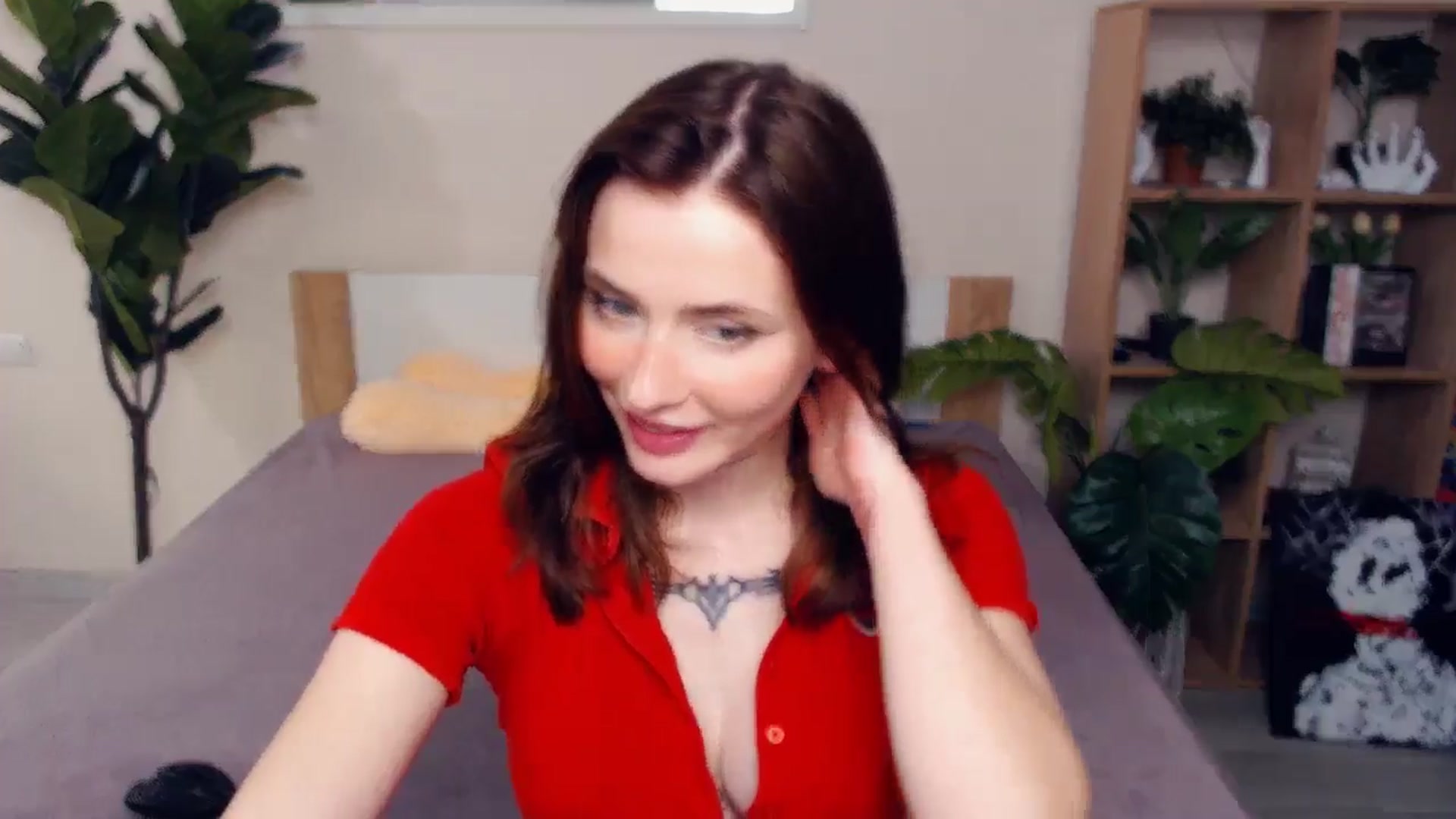 Gallery image thumbnail from mo0nshoes's myfreecams stream on, 06/08/2025, 23:38 image 15 of 20
