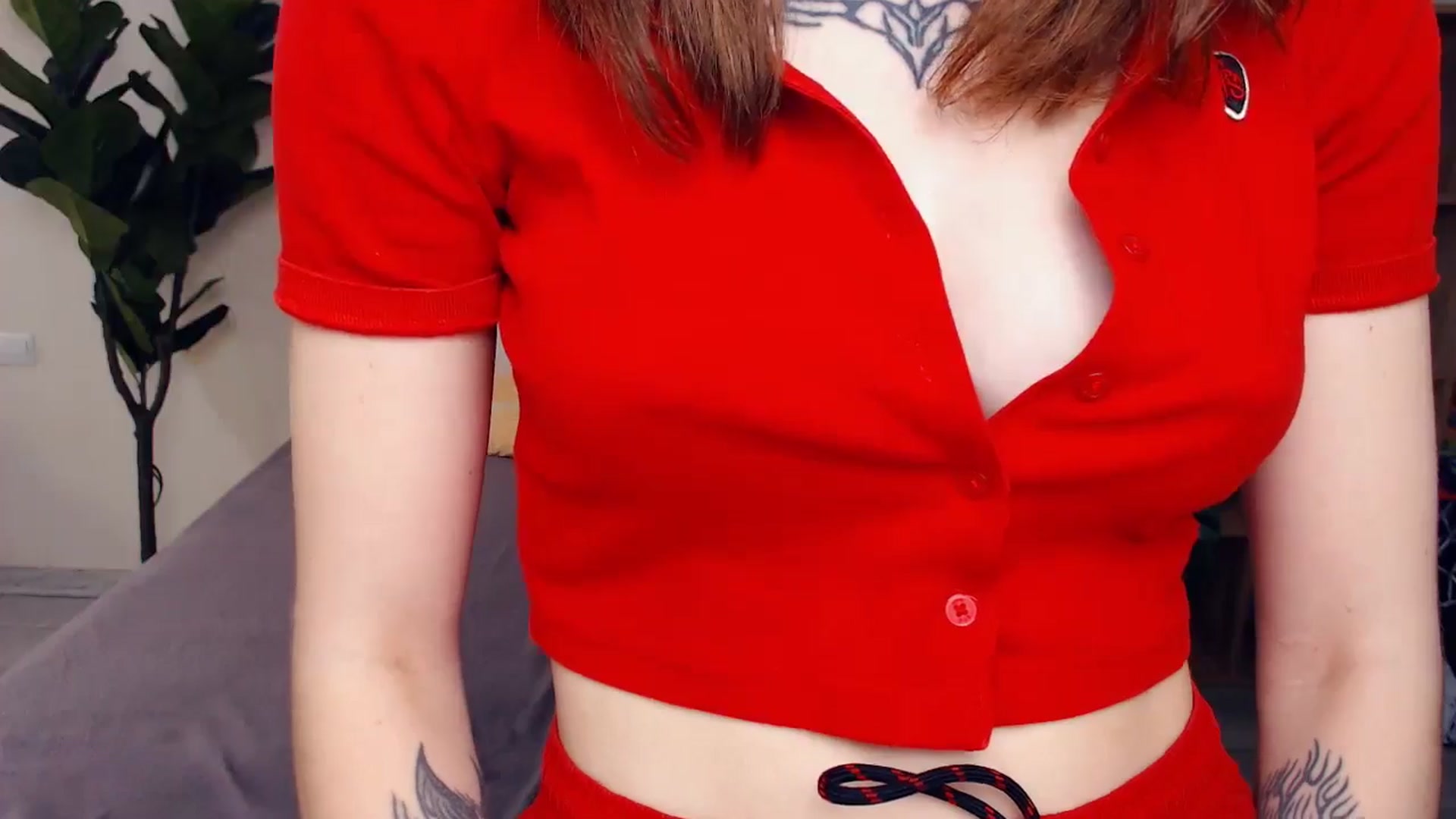 Gallery image thumbnail from mo0nshoes's myfreecams stream on, 06/08/2025, 23:38 image 18 of 20