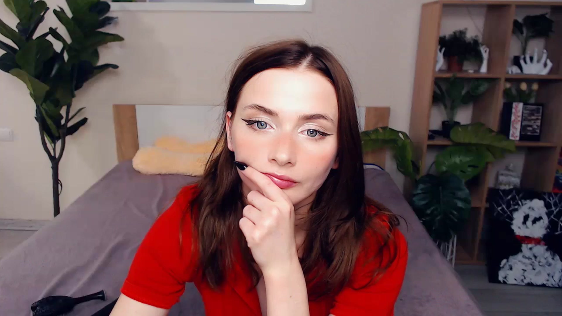 Gallery image thumbnail from mo0nshoes's myfreecams stream on, 06/09/2025, 24:58 image 13 of 20