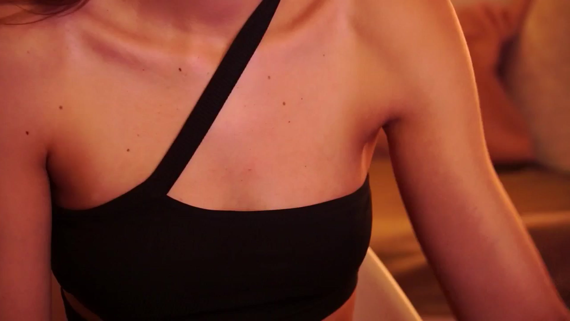 Gallery image thumbnail from mocha_'s myfreecams stream on, 11/06/2025, 19:51 image 12 of 20
