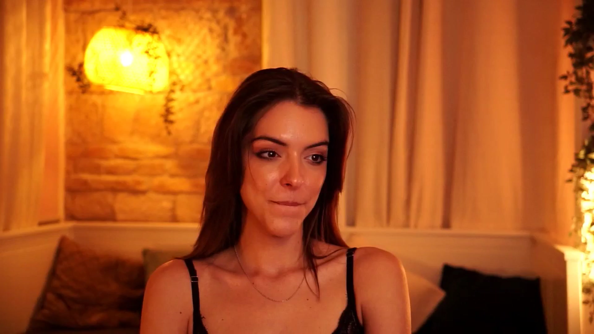 Gallery image thumbnail from mocha_'s myfreecams stream on, 03/29/2026, 16:38 image 16 of 20