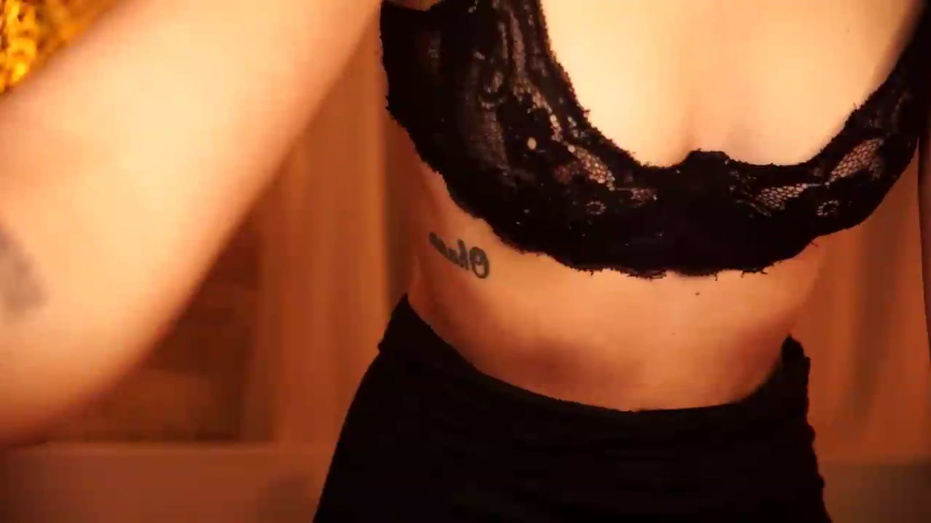 Gallery image thumbnail from mocha_'s myfreecams stream on, 05/05/2026, 20:19 image 6 of 20