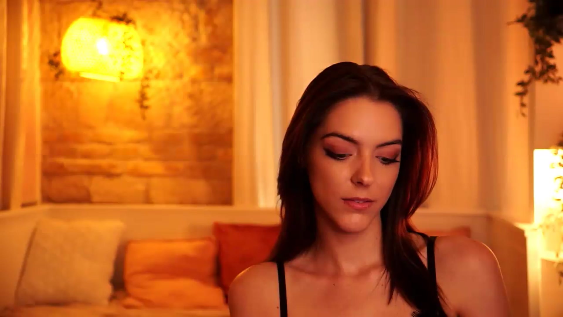 Gallery image thumbnail from mocha_'s myfreecams stream on, 05/29/2026, 17:15 image 16 of 20