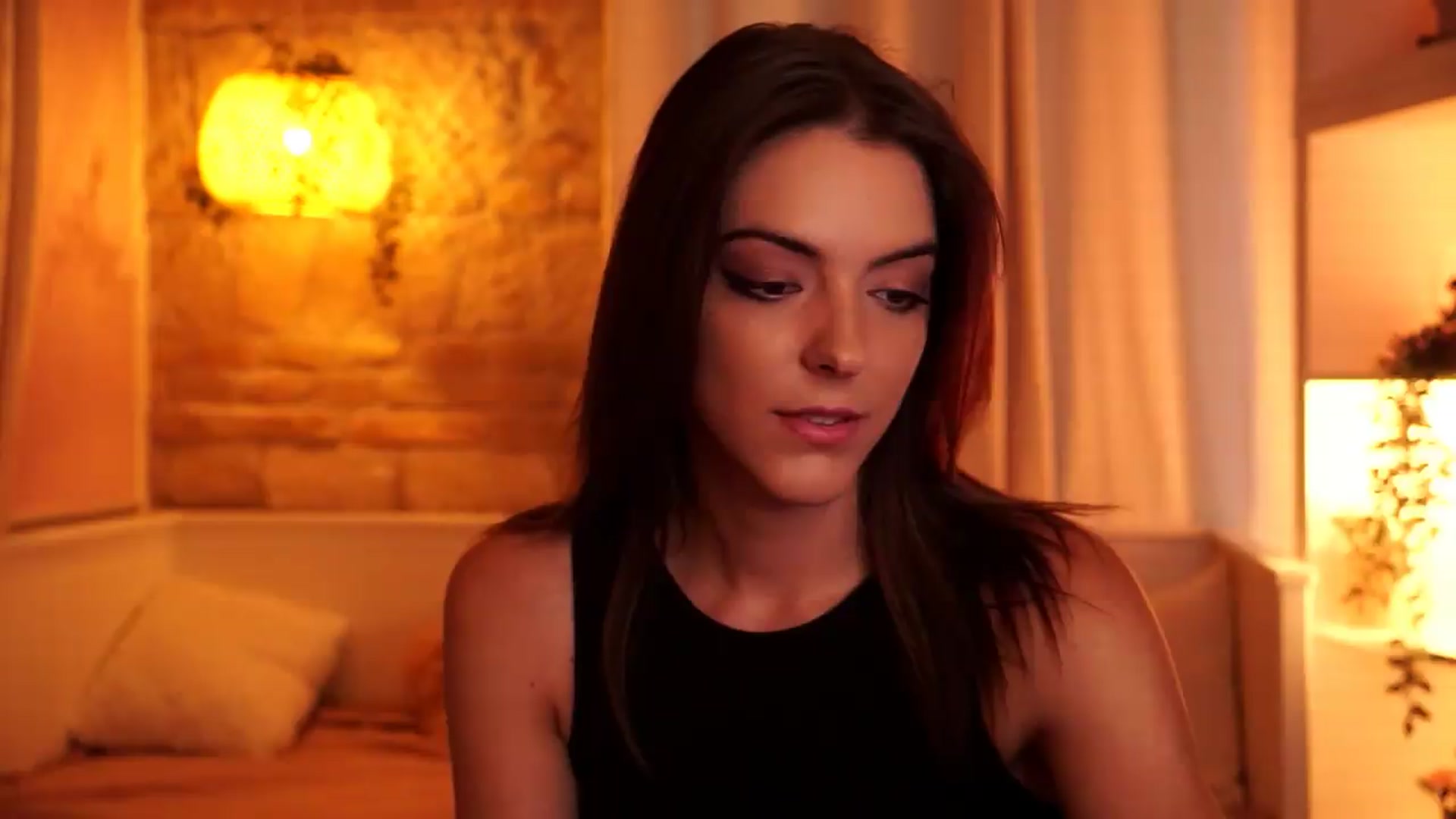 Gallery image thumbnail from mocha_'s myfreecams stream on, 08/05/2026, 16:03 image 19 of 20