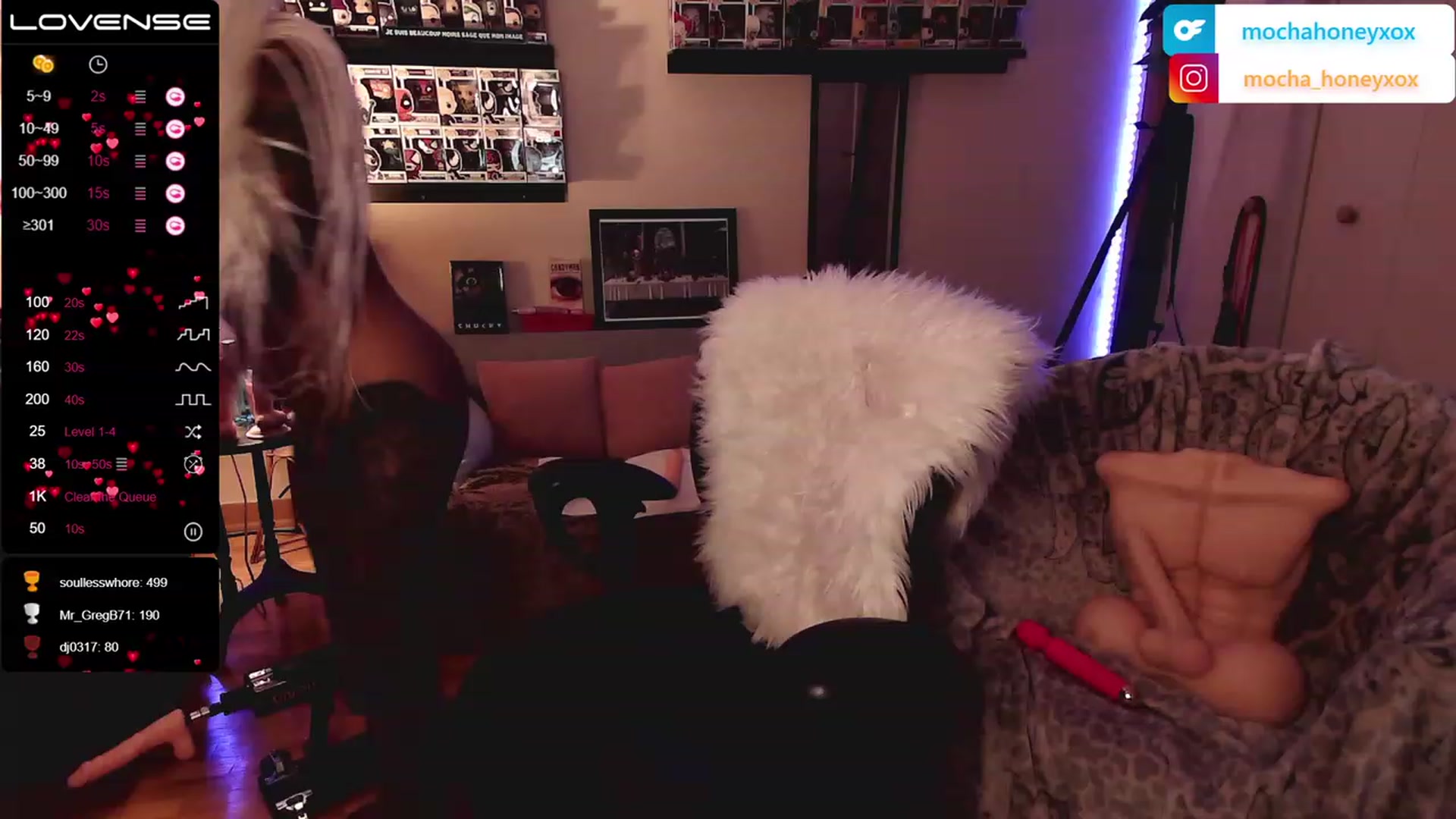 Gallery image thumbnail from mochahoneyxox's myfreecams stream on, 11/15/2022, 03:23 image 2 of 20