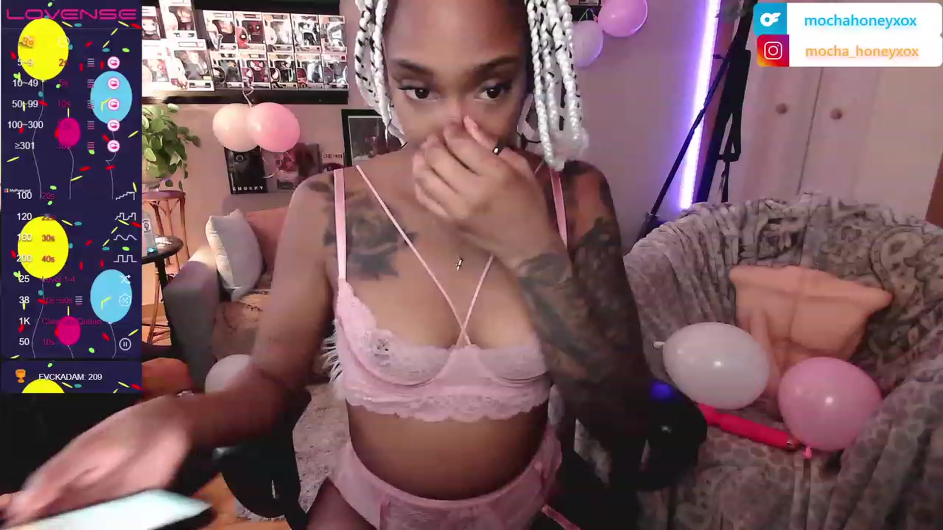 Gallery image thumbnail from mochahoneyxox's myfreecams stream on, 11/25/2022, 18:49 image 19 of 20
