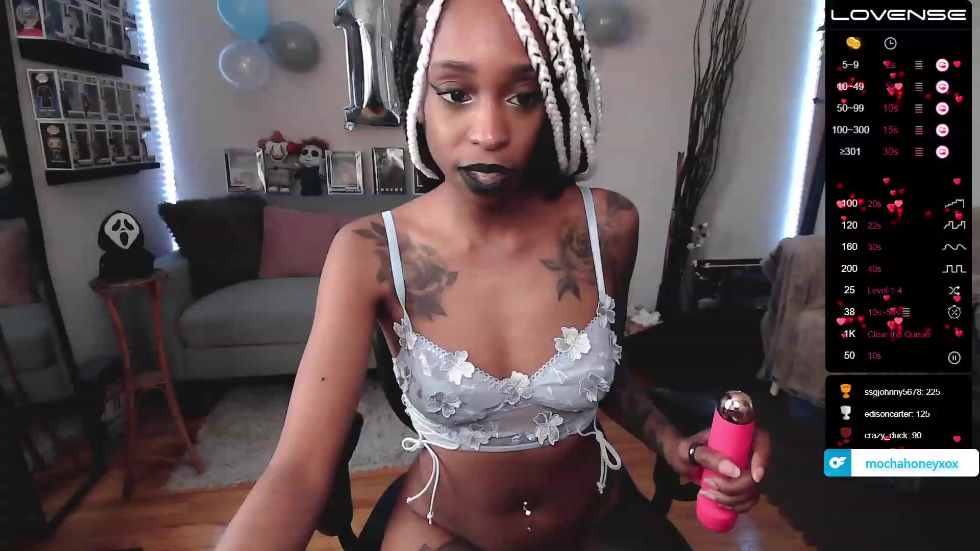 Gallery image thumbnail from mochahoneyxox's myfreecams stream on, 05/19/2023, 15:23 image 10 of 20