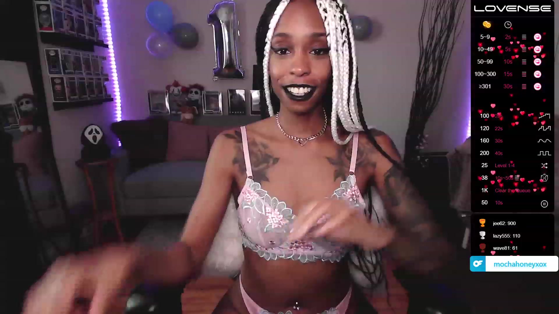 Gallery image thumbnail from mochahoneyxox's myfreecams stream on, 05/29/2023, 15:23 image 11 of 20