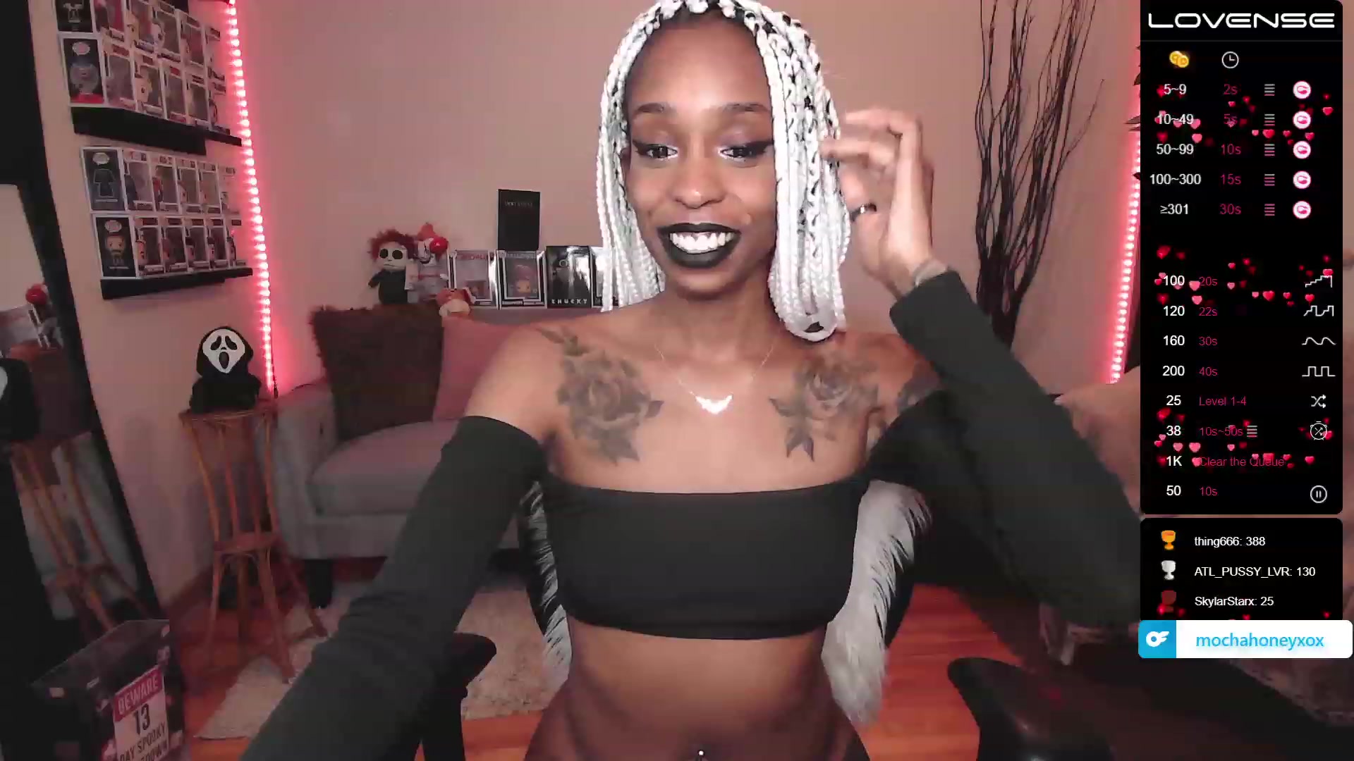 Gallery image thumbnail from mochahoneyxox's myfreecams stream on, 06/17/2023, 17:03 image 17 of 20