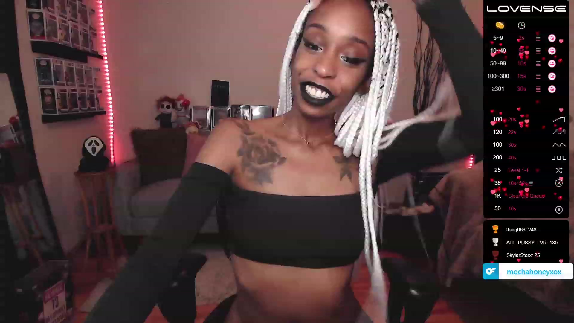 Gallery image thumbnail from mochahoneyxox's myfreecams stream on, 06/17/2023, 17:03 image 8 of 20