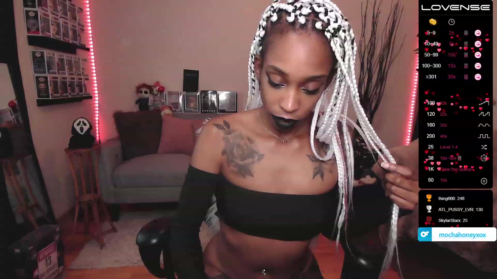 Gallery image thumbnail from mochahoneyxox's myfreecams stream on, 06/17/2023, 17:03 image 9 of 20