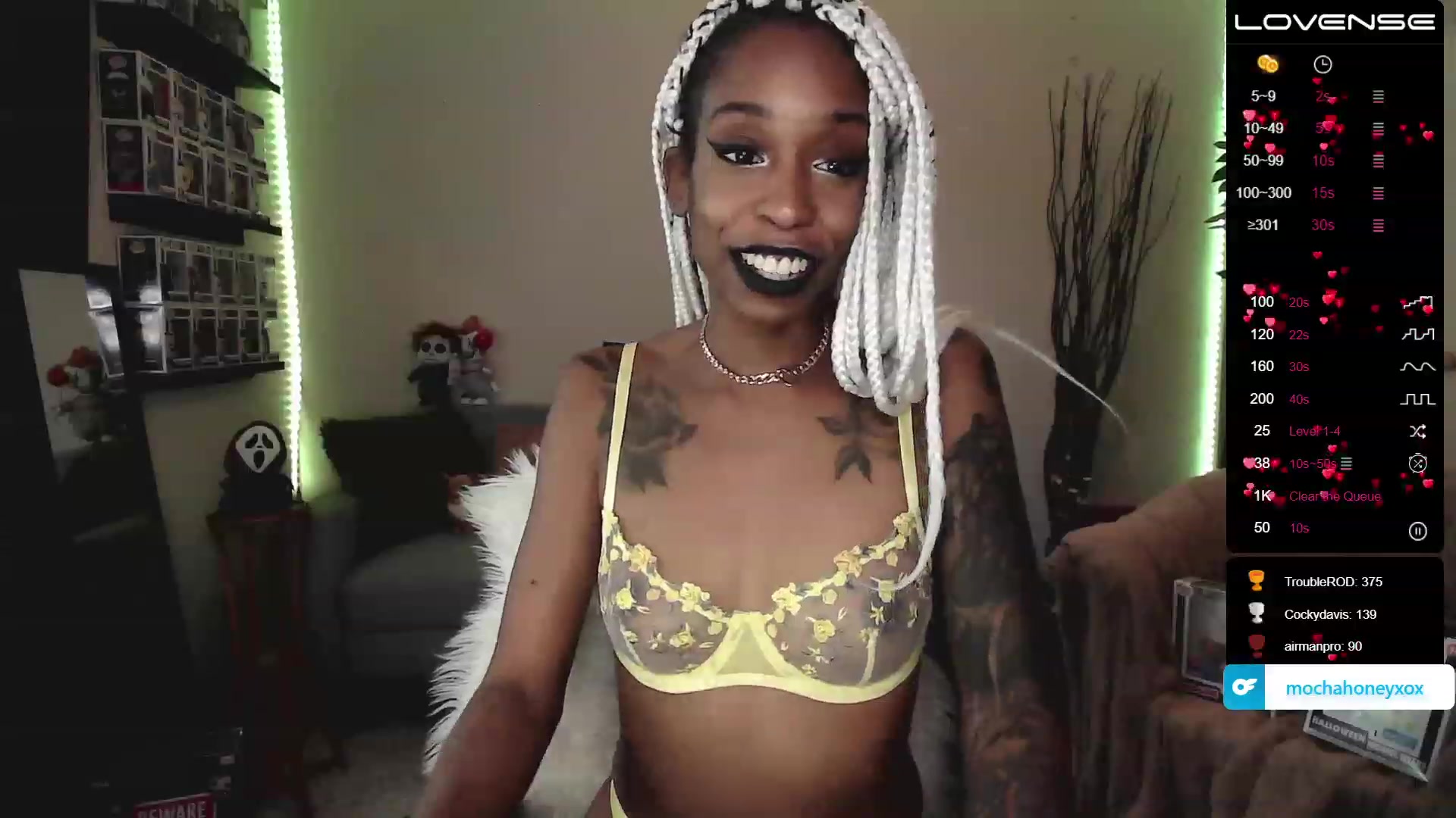 Gallery image thumbnail from mochahoneyxox's myfreecams stream on, 06/29/2023, 16:31 image 20 of 20
