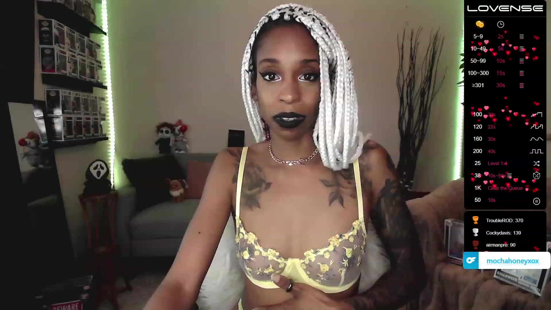 Gallery image thumbnail from mochahoneyxox's myfreecams stream on, 06/29/2023, 16:31 image 19 of 20