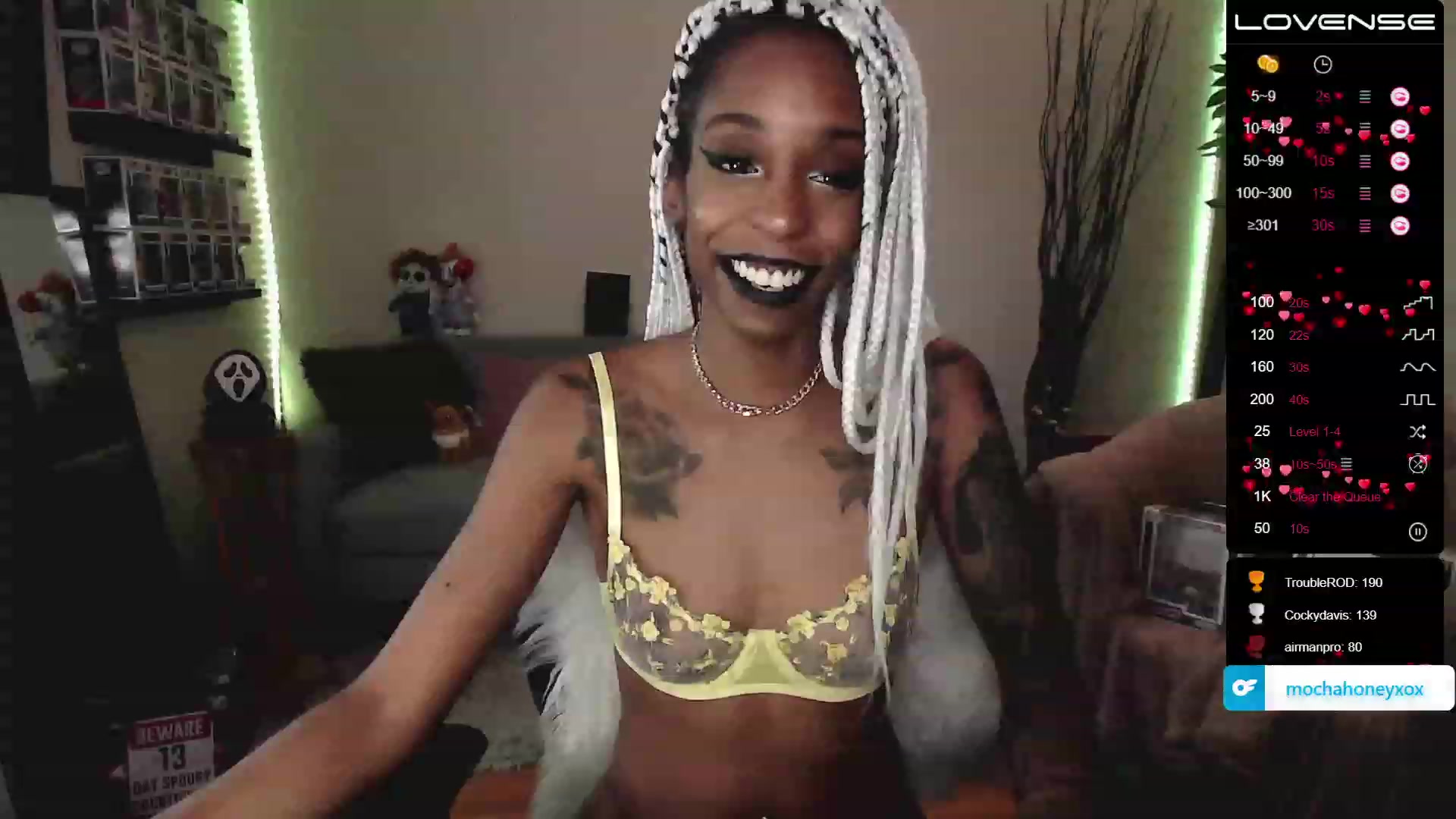 Gallery image thumbnail from mochahoneyxox's myfreecams stream on, 06/29/2023, 16:31 image 9 of 20