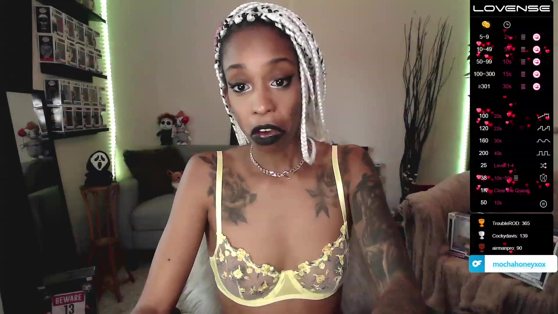 Gallery image thumbnail from mochahoneyxox's myfreecams stream on, 06/29/2023, 16:31 image 15 of 20