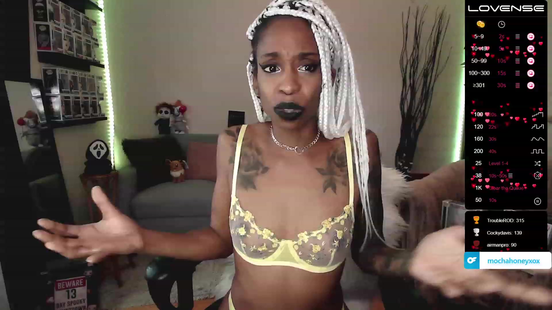 Gallery image thumbnail from mochahoneyxox's myfreecams stream on, 06/29/2023, 16:31 image 14 of 20