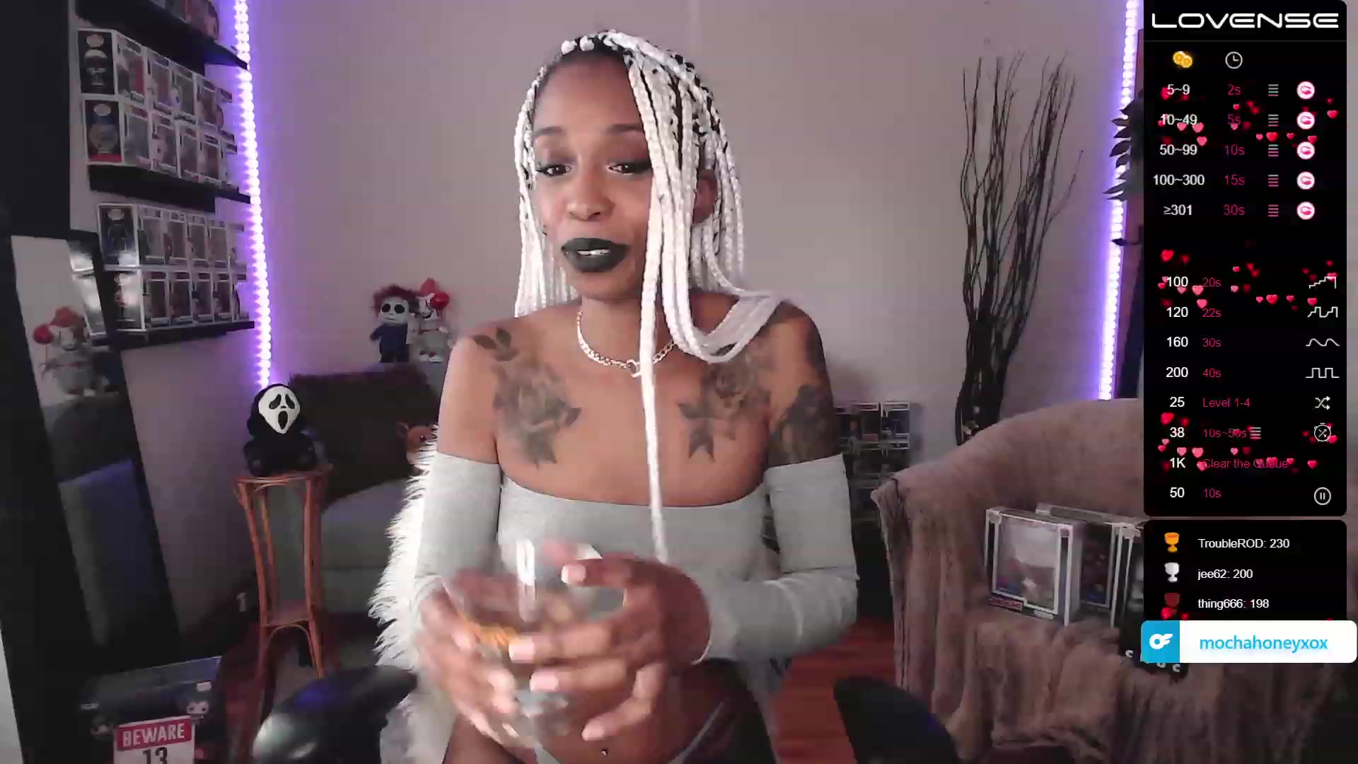 Gallery image thumbnail from mochahoneyxox's myfreecams stream on, 06/30/2023, 17:21 image 5 of 20