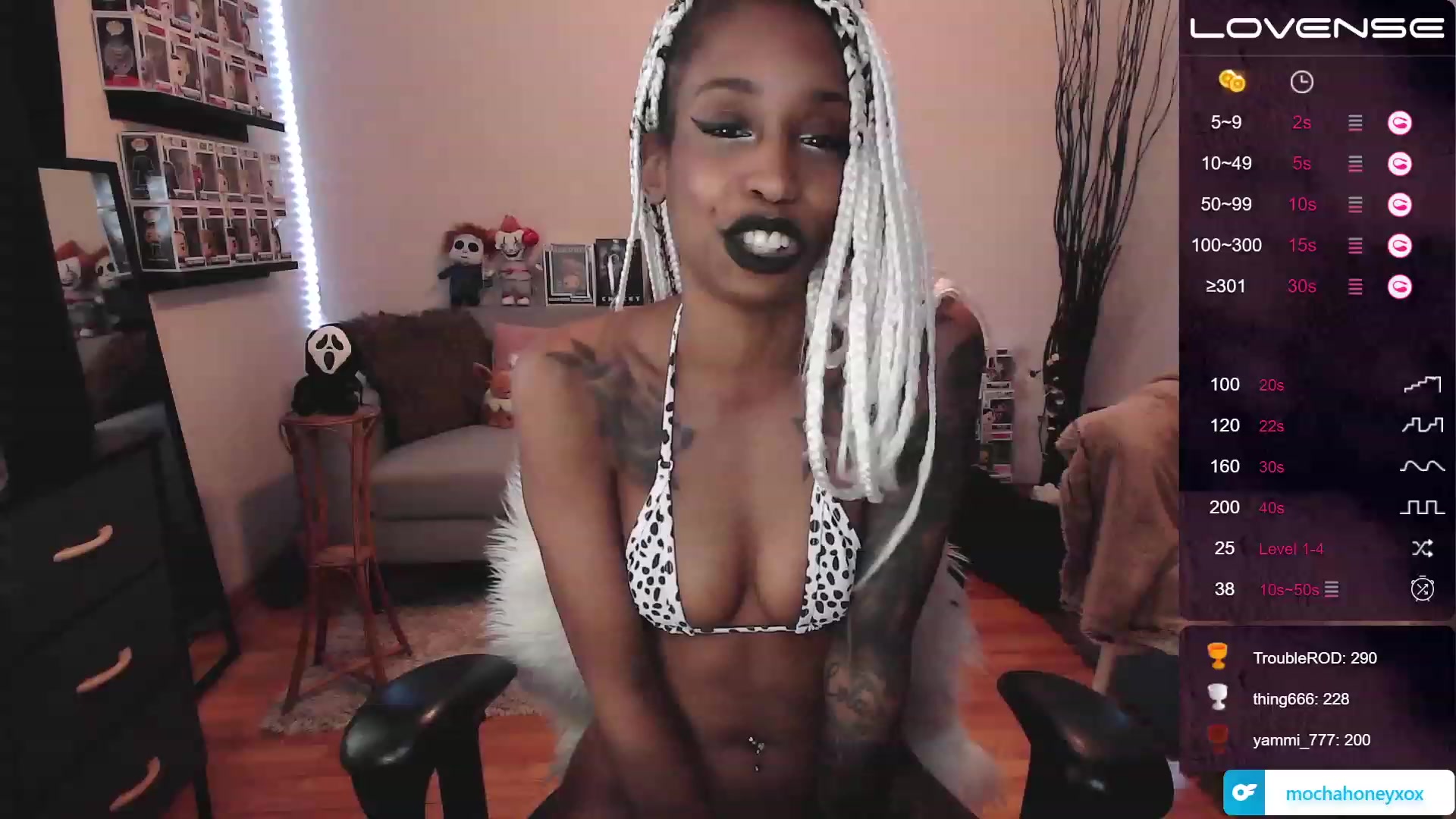 Gallery image thumbnail from mochahoneyxox's myfreecams stream on, 07/31/2023, 16:30 image 7 of 20
