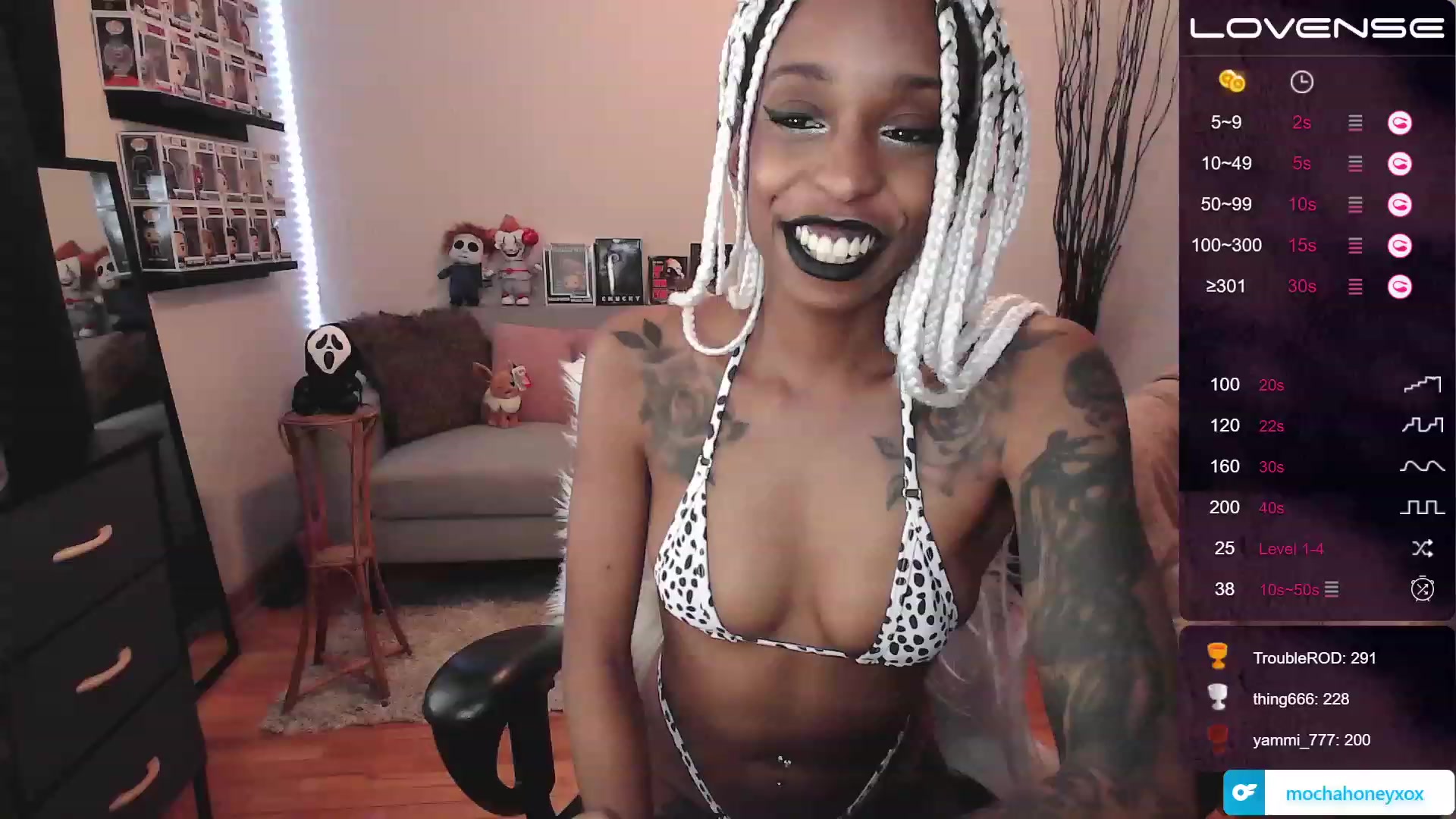 Gallery image thumbnail from mochahoneyxox's myfreecams stream on, 07/31/2023, 16:30 image 10 of 20