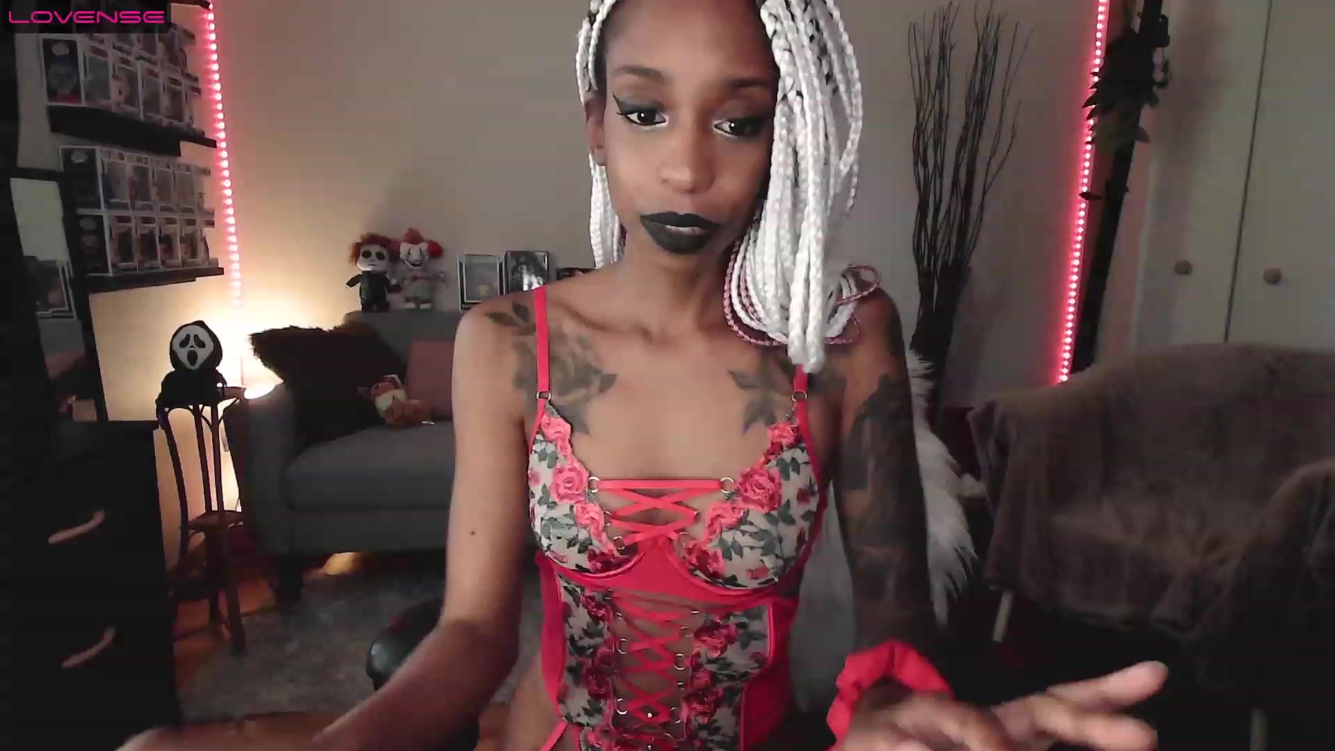 Gallery image thumbnail from mochahoneyxox's myfreecams stream on, 08/04/2023, 16:55 image 13 of 20