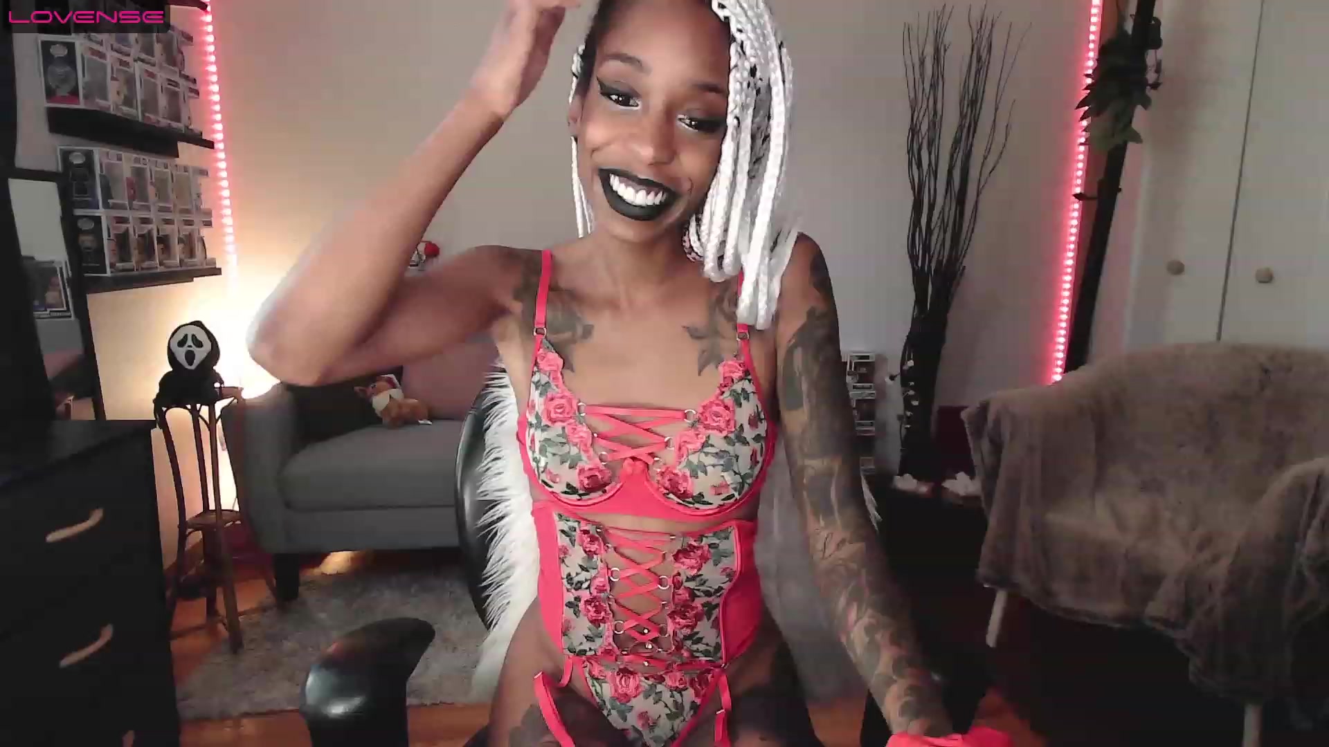 Gallery image thumbnail from mochahoneyxox's myfreecams stream on, 08/04/2023, 16:55 image 6 of 20