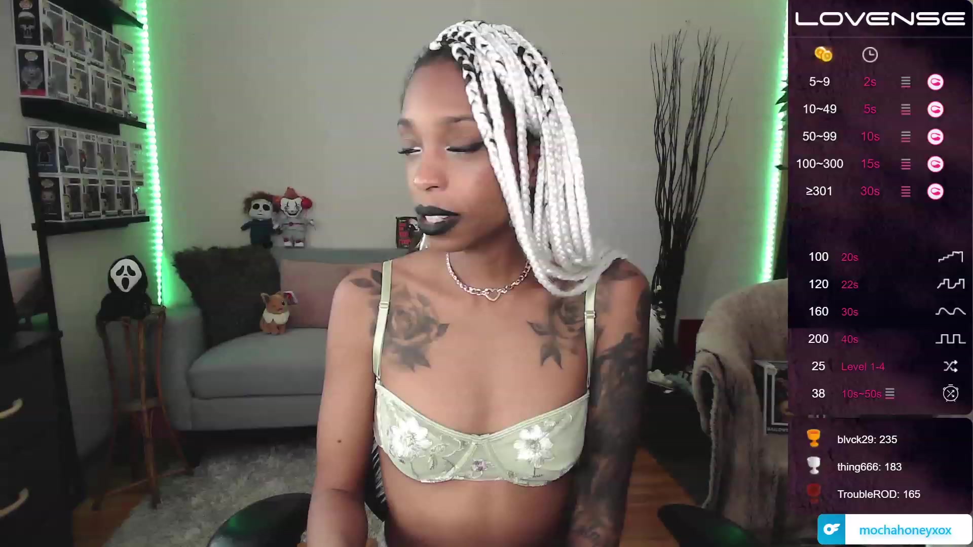 Gallery image thumbnail from mochahoneyxox's myfreecams stream on, 08/05/2023, 16:05 image 11 of 20