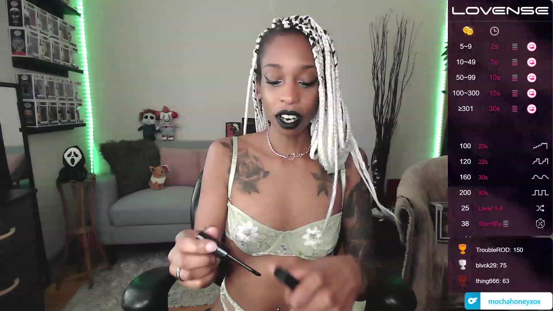 Gallery image thumbnail from mochahoneyxox's myfreecams stream on, 08/05/2023, 16:05 image 1 of 20