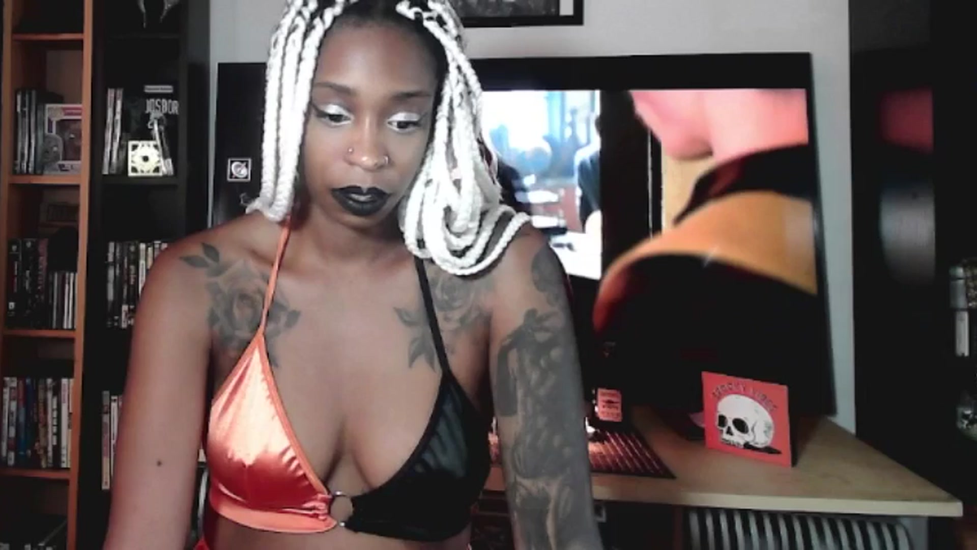 Gallery image thumbnail from mochahoneyxox's myfreecams stream on, 10/03/2025, 15:14 image 6 of 20
