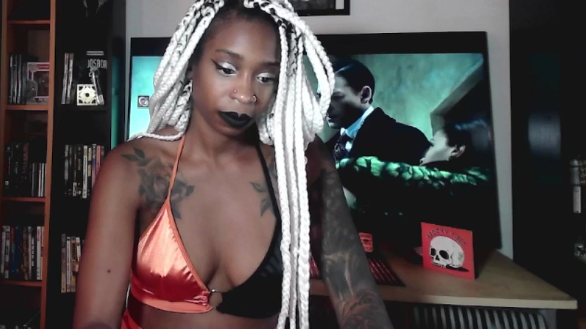 Gallery image thumbnail from mochahoneyxox's myfreecams stream on, 10/03/2025, 15:14 image 1 of 20