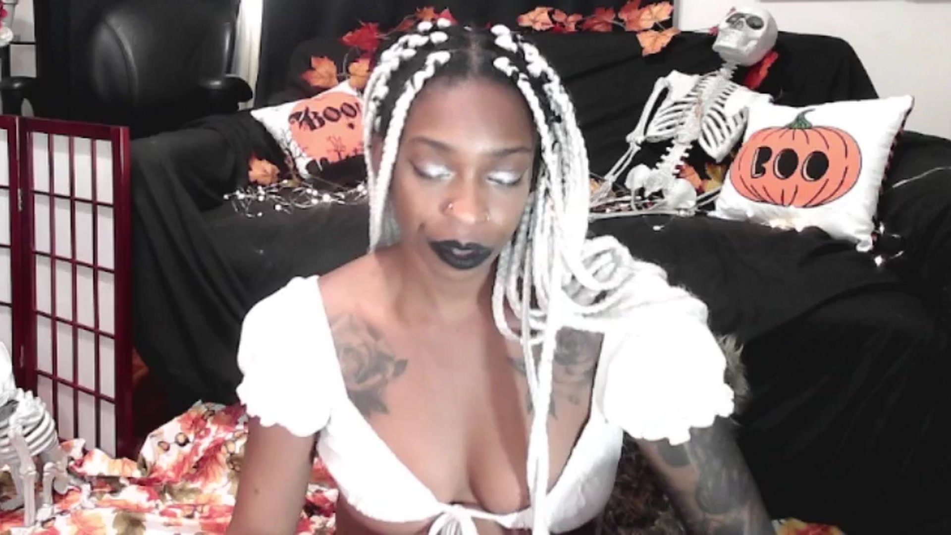 Gallery image thumbnail from mochahoneyxox's myfreecams stream on, 10/13/2025, 16:16 image 17 of 20