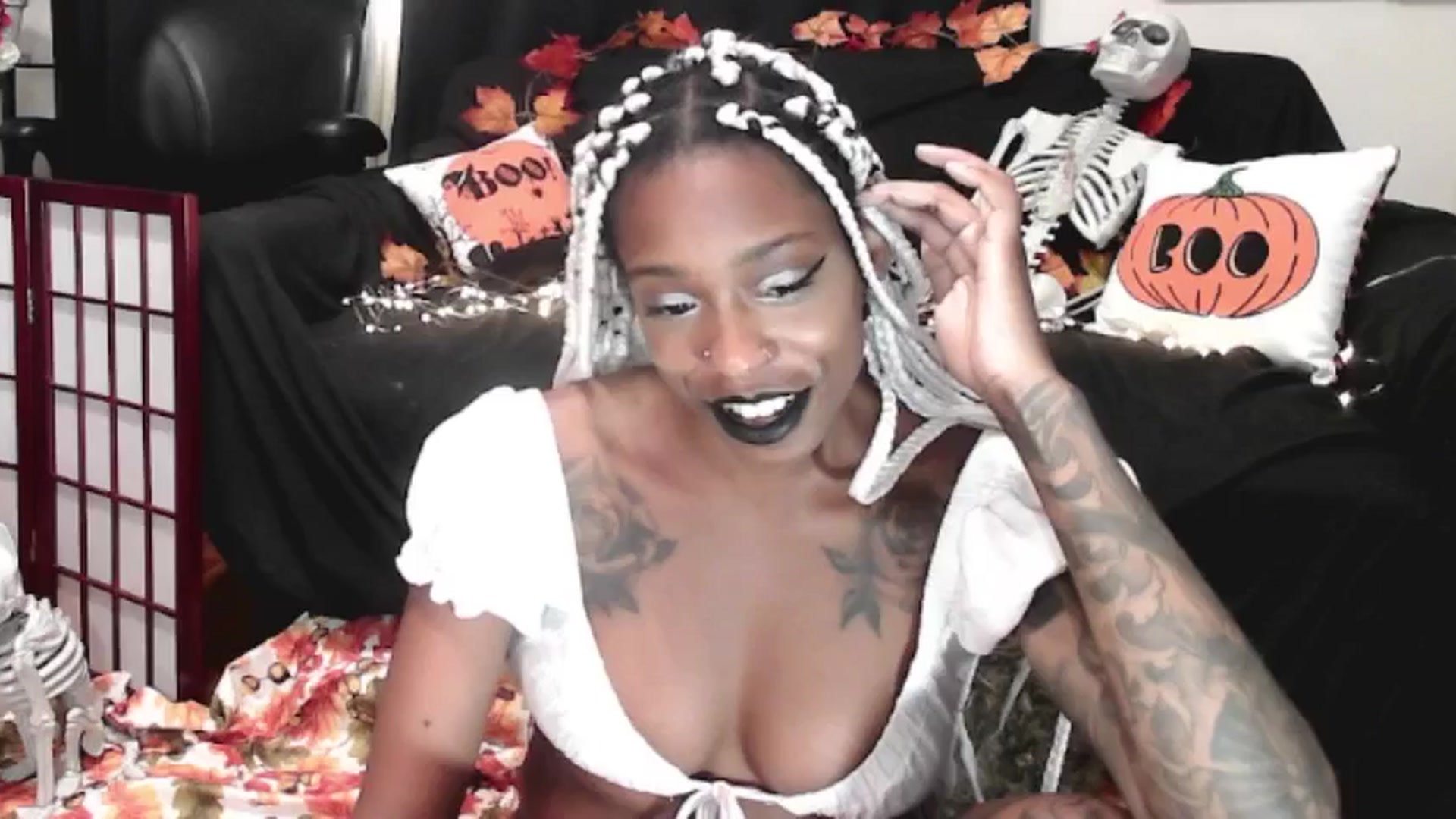 Gallery image thumbnail from mochahoneyxox's myfreecams stream on, 10/13/2025, 16:16 image 18 of 20