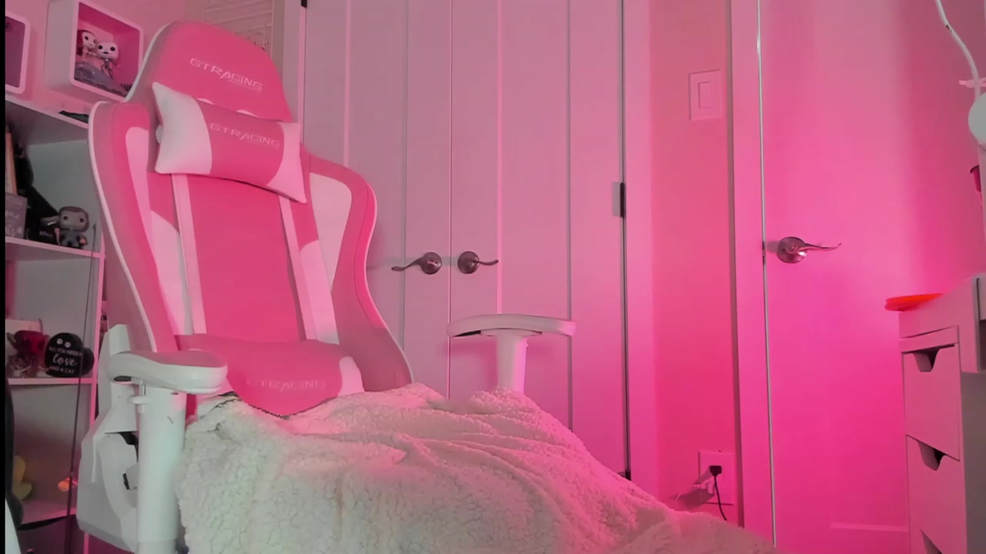 Gallery image thumbnail from modeljenlynn's myfreecams stream on, 12/21/2023, 04:06 image 20 of 20
