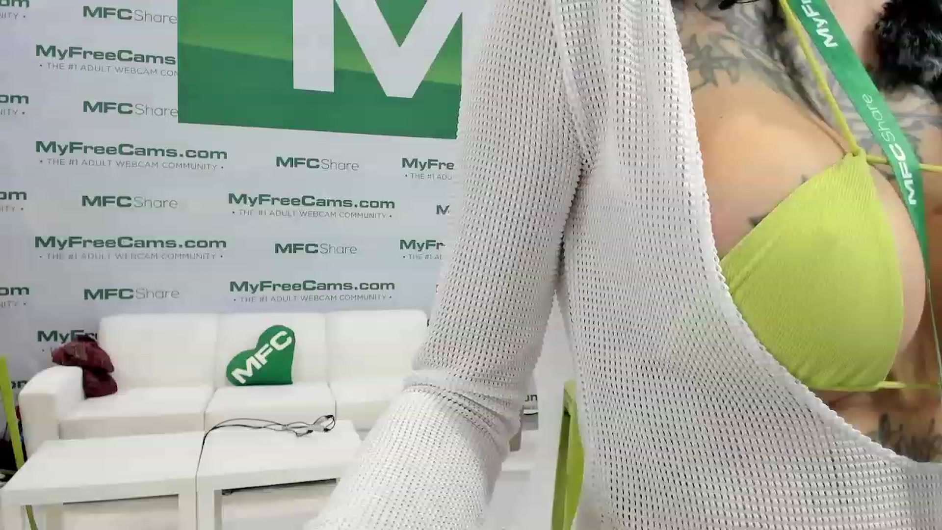 Gallery image thumbnail from modeljenlynn's myfreecams stream on, 01/25/2024, 21:00 image 16 of 20
