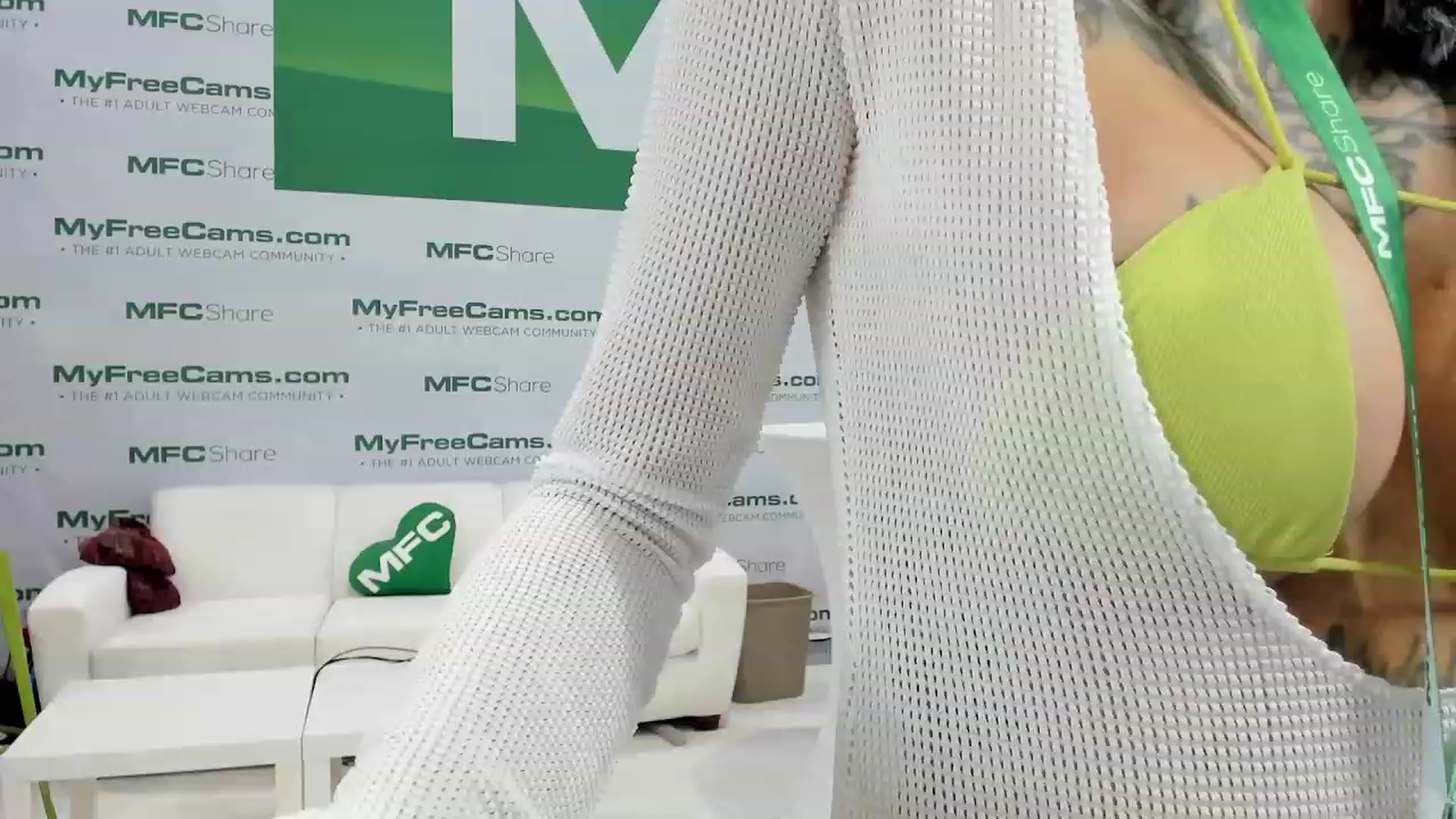 Gallery image thumbnail from modeljenlynn's myfreecams stream on, 01/25/2024, 21:00 image 15 of 20
