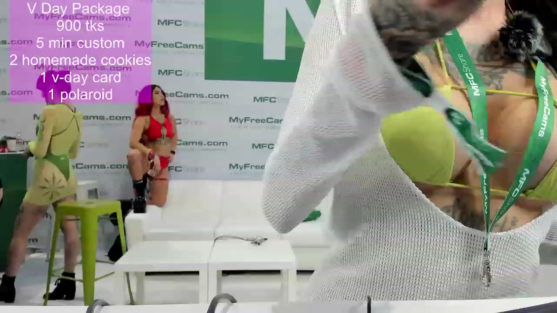 Gallery image thumbnail from modeljenlynn's myfreecams stream on, 01/25/2024, 23:52 image 10 of 20