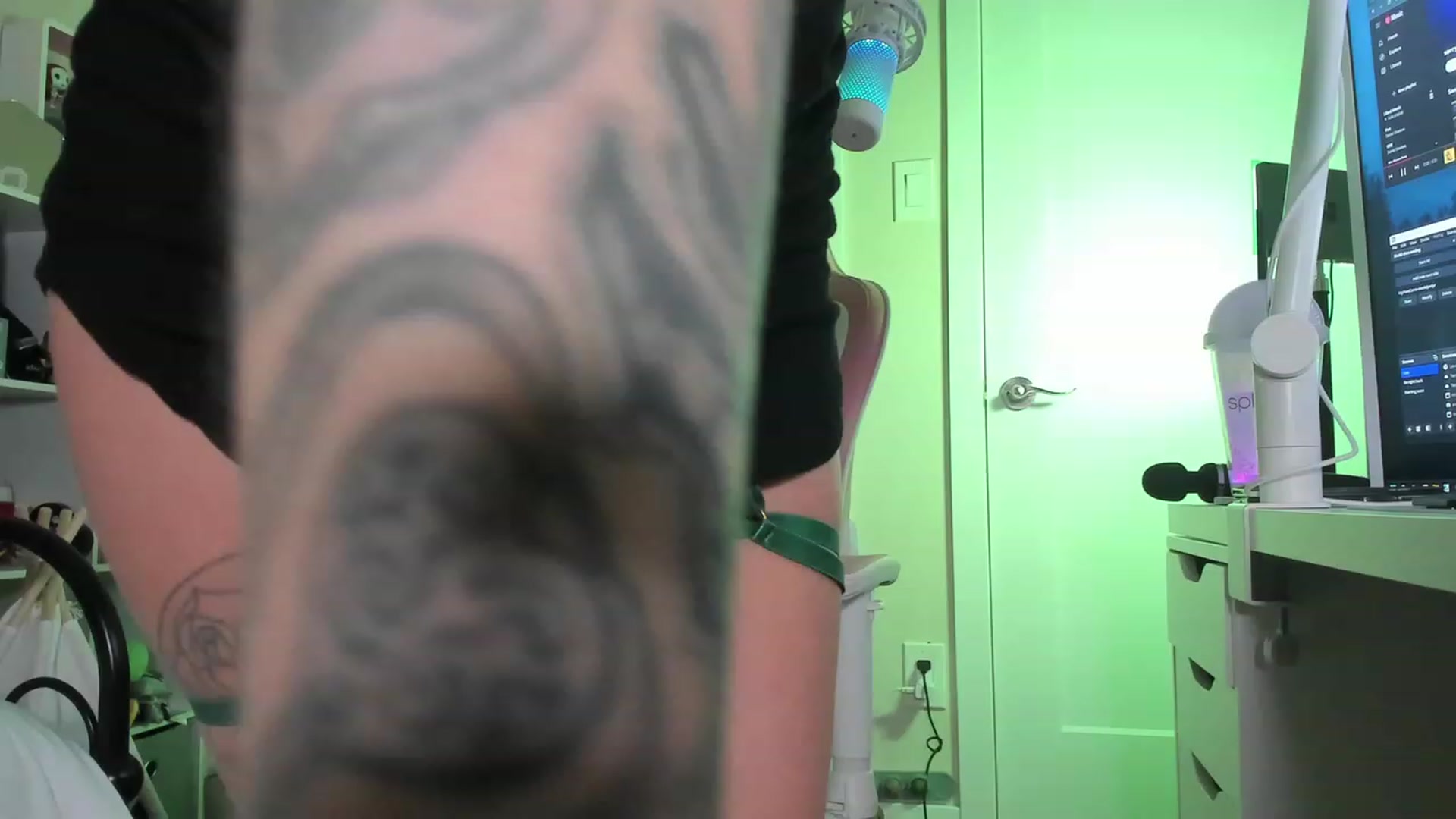 Gallery image thumbnail from modeljenlynn's myfreecams stream on, 02/10/2024, 02:21 image 10 of 20