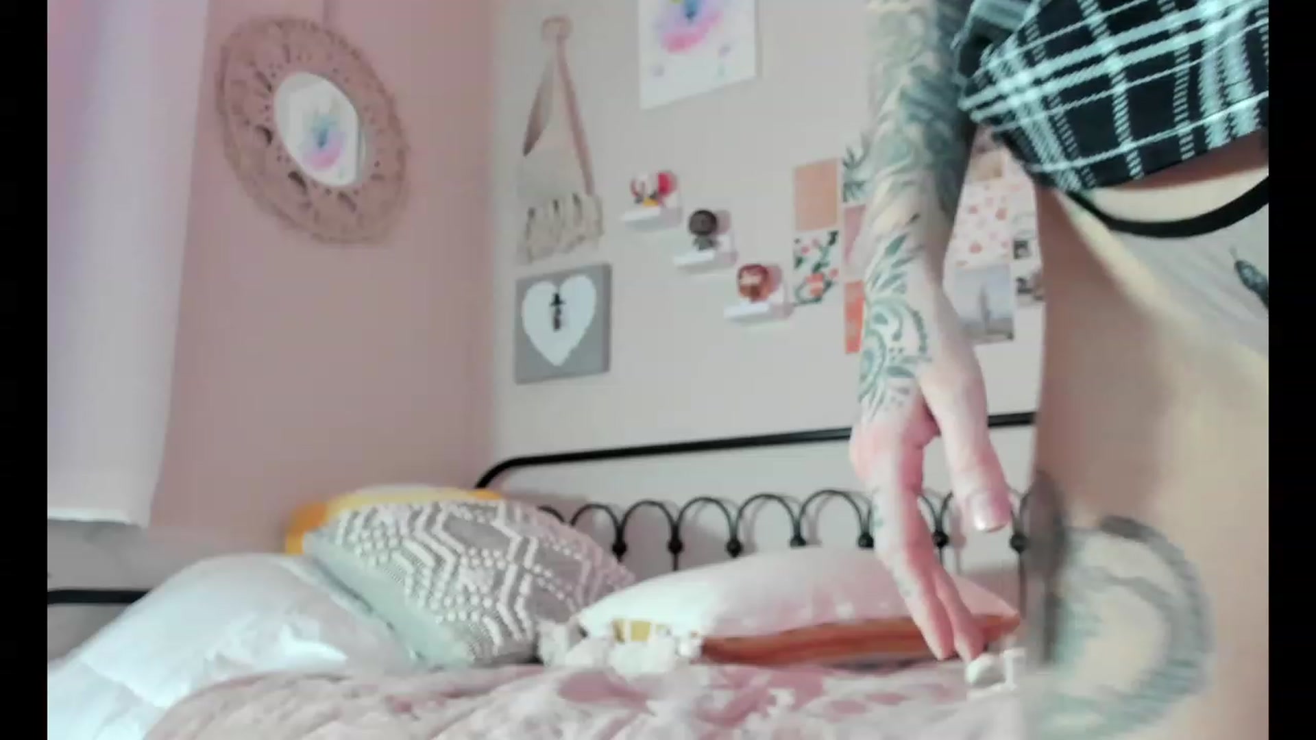 Gallery image thumbnail from modeljenlynn's myfreecams stream on, 02/28/2024, 03:00 image 5 of 20