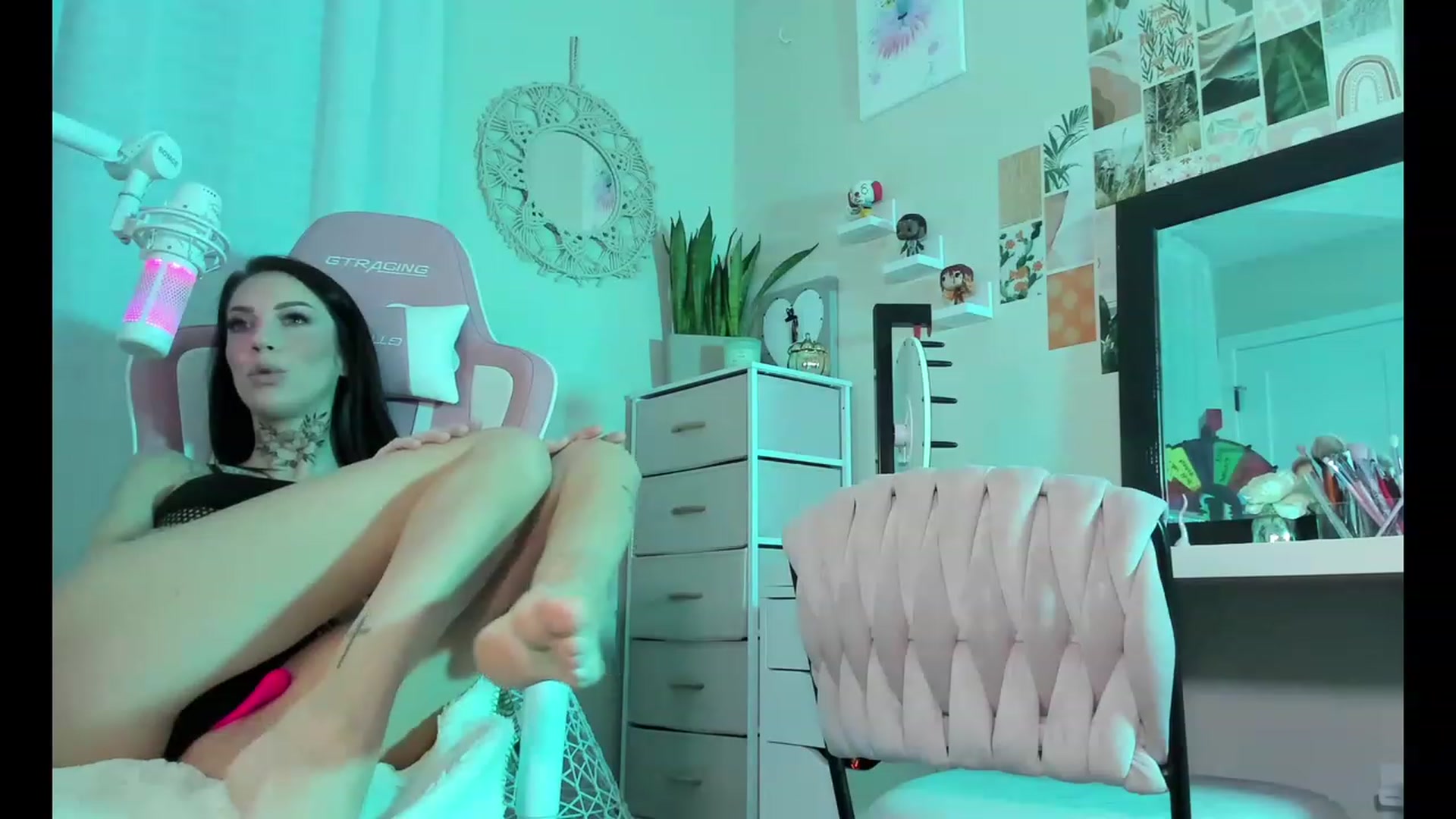 Gallery image thumbnail from modeljenlynn's myfreecams stream on, 03/11/2024, 02:48 image 19 of 20
