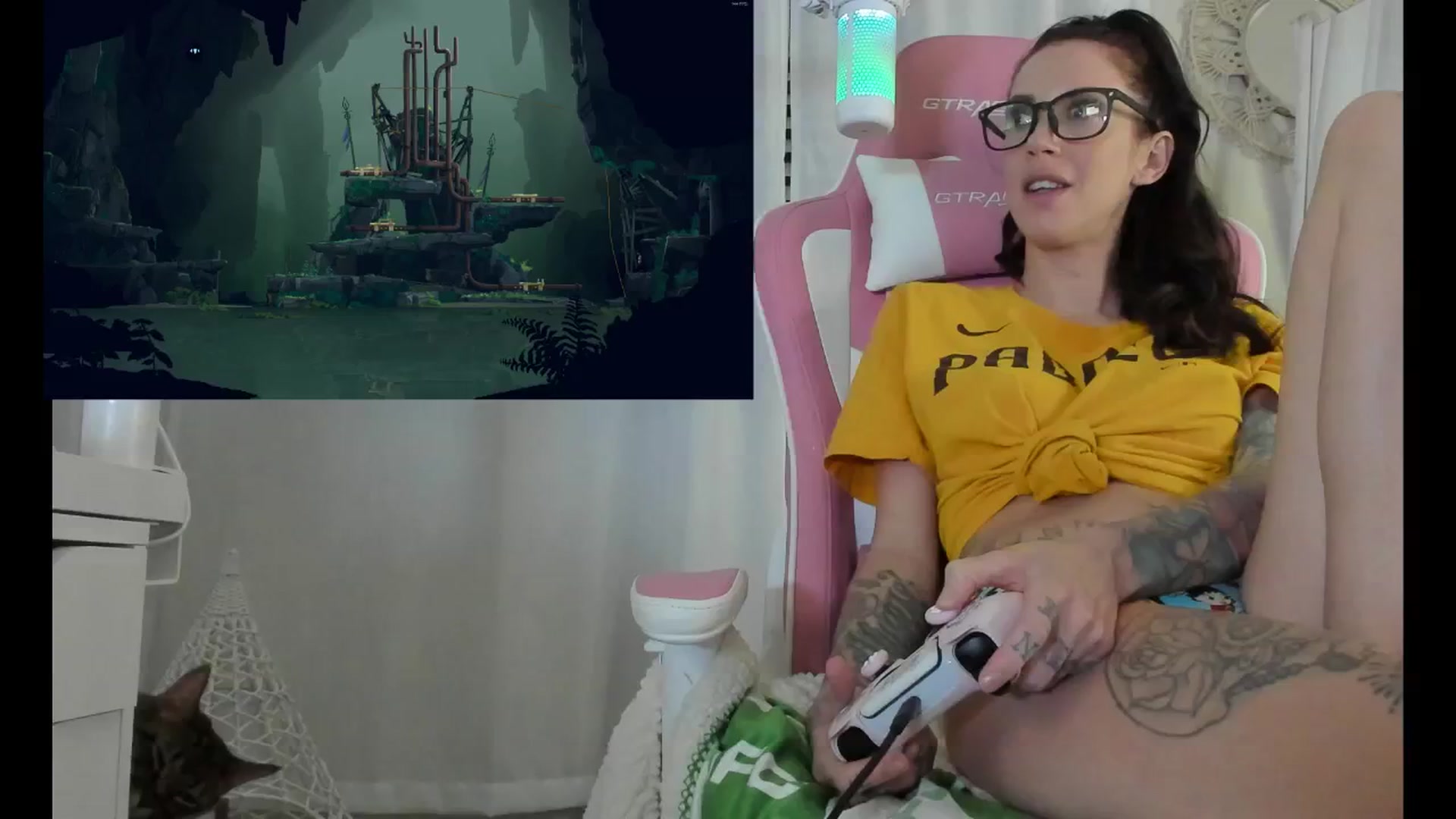 Gallery image thumbnail from modeljenlynn's myfreecams stream on, 04/17/2024, 01:29 image 2 of 20