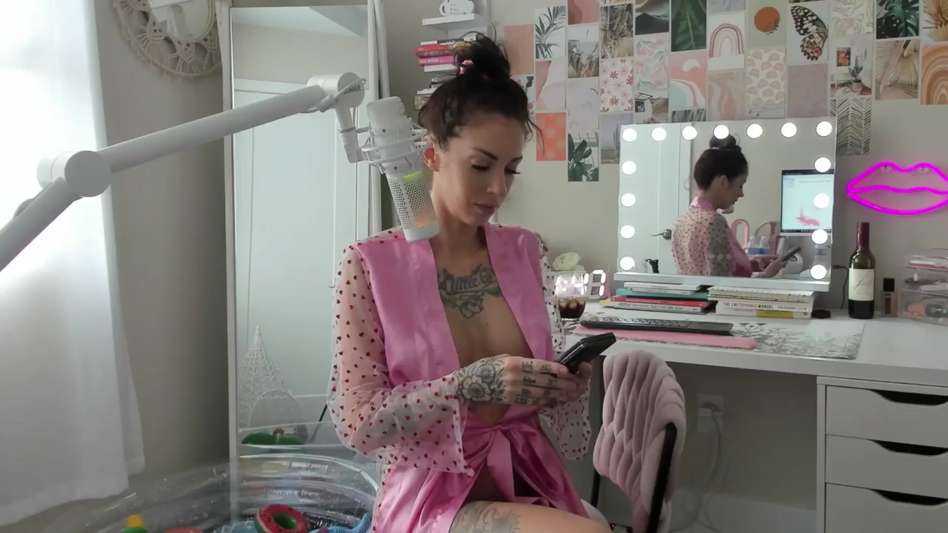 Gallery image thumbnail from modeljenlynn's myfreecams stream on, 05/14/2024, 18:04 image 7 of 20