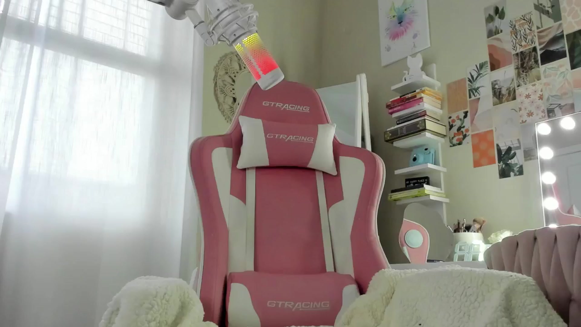 Gallery image thumbnail from modeljenlynn's myfreecams stream on, 05/19/2024, 24:00 image 1 of 20