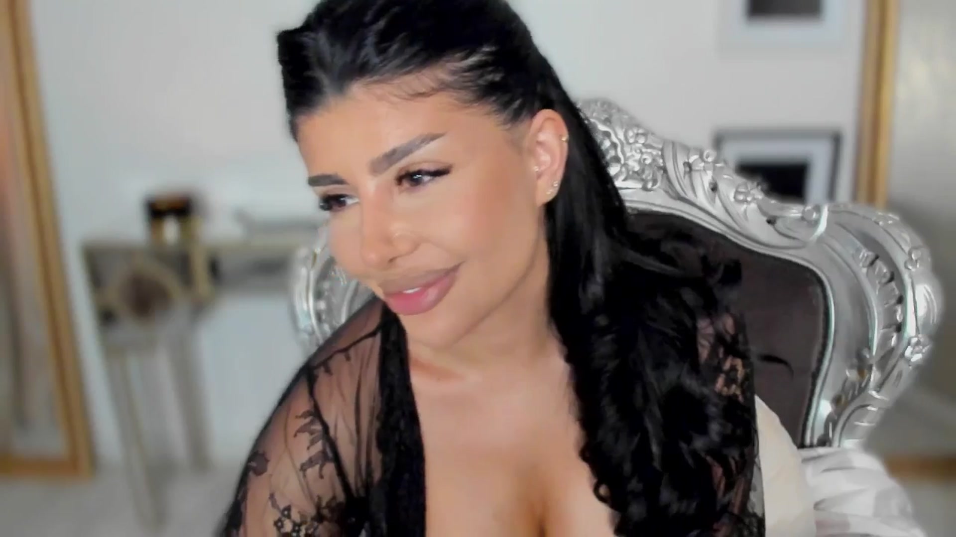 Gallery image thumbnail from moniqueeale's myfreecams stream on, 05/06/2025, 15:20 image 14 of 20